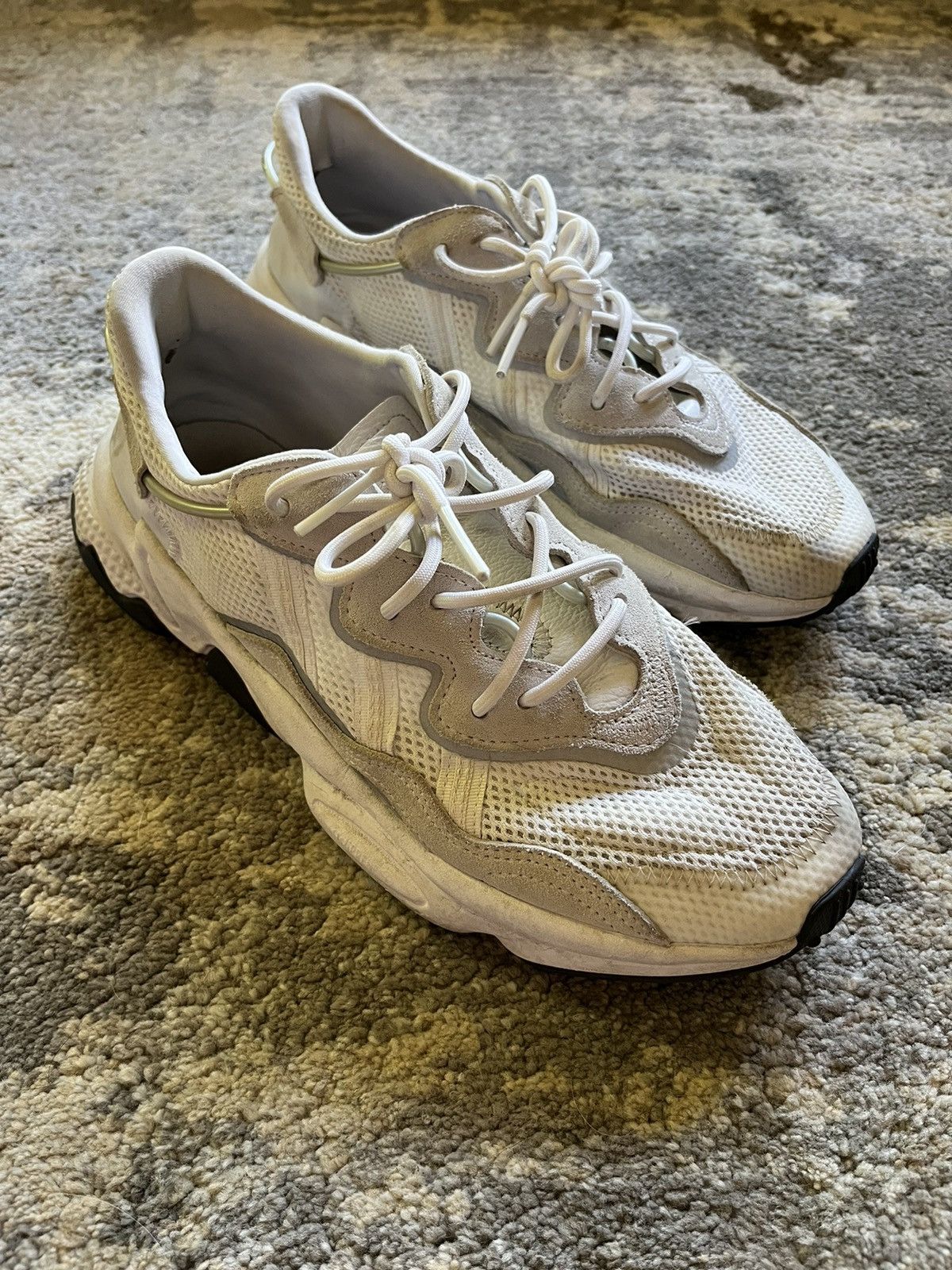 adidas ozweego triple white