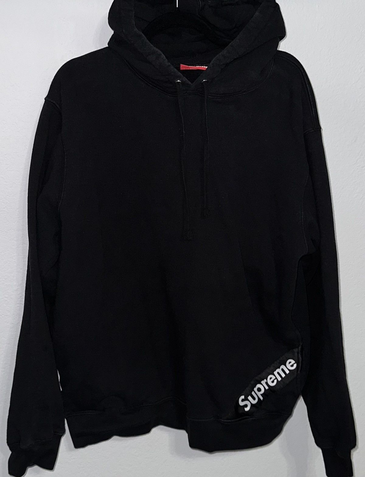 SUPREME CORNER LABEL HOODED SWEATSHIRT