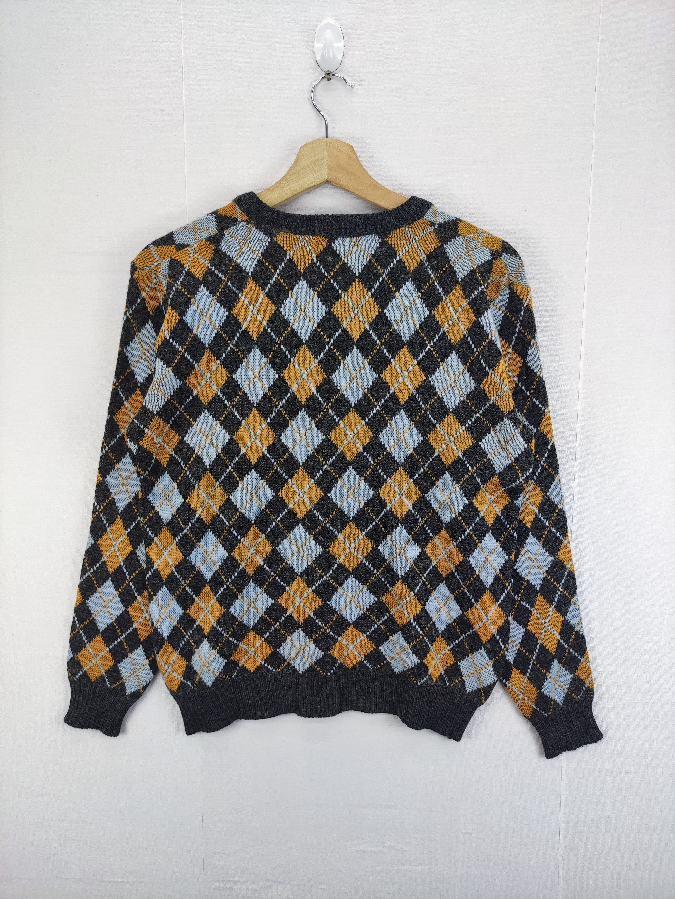 Aran Isles Knitwear Vintage Knit Sweater Diamond Style By New Fook Size US M / EU 48-50 / 2 - 5 Thumbnail
