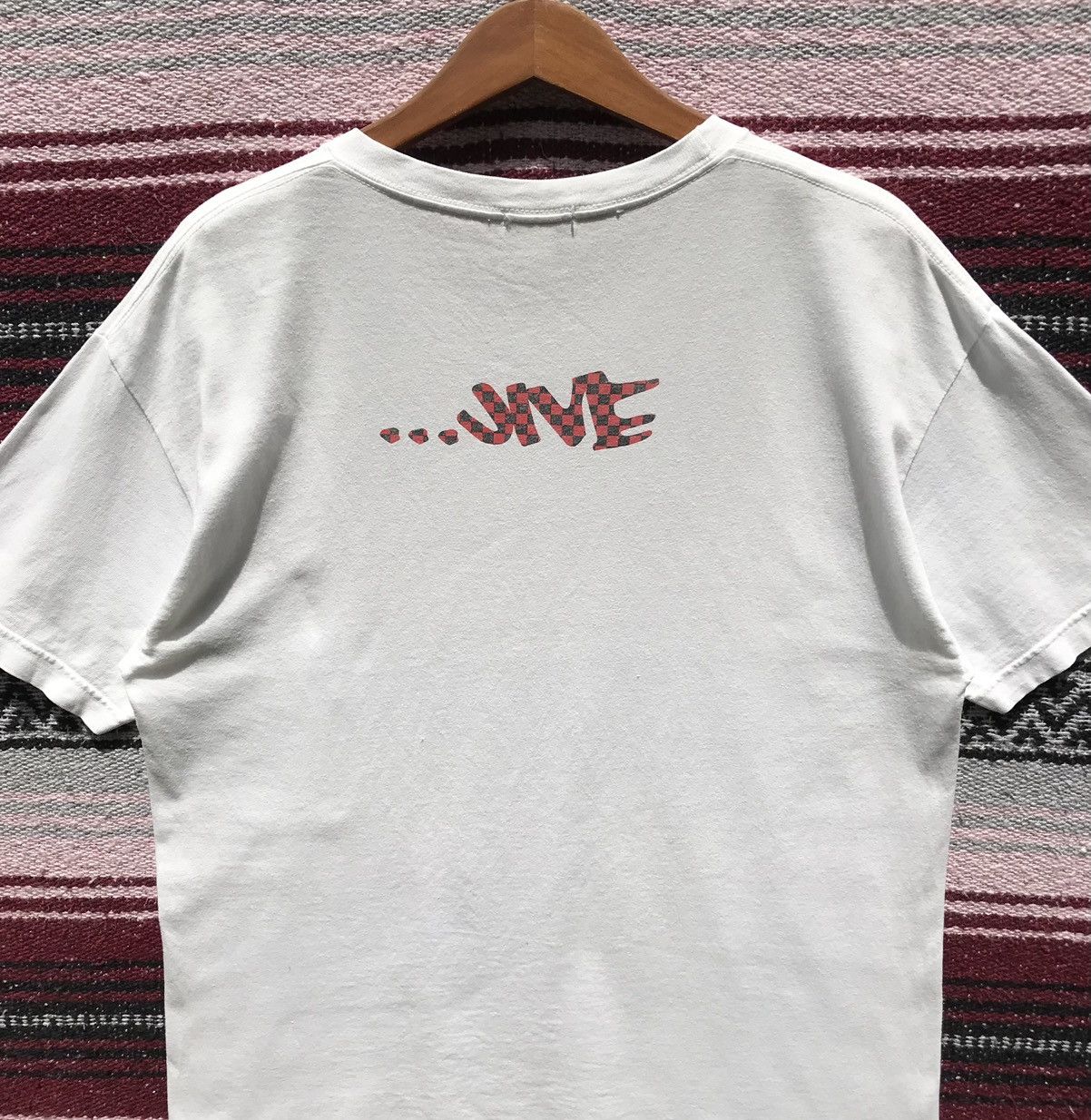 Freshjive × Vintage 💥Distressed💥90s Vintage Freshjive Streetwear Tee Size US L / EU 52-54 / 3 - 9 Thumbnail