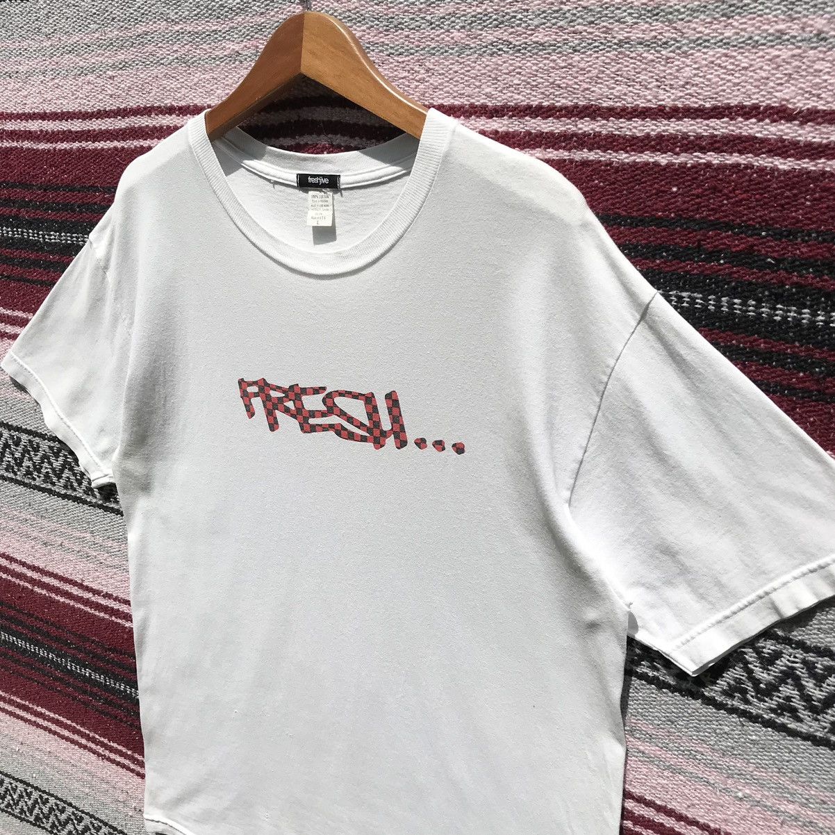 Freshjive × Vintage 💥Distressed💥90s Vintage Freshjive Streetwear Tee Size US L / EU 52-54 / 3 - 5 Thumbnail