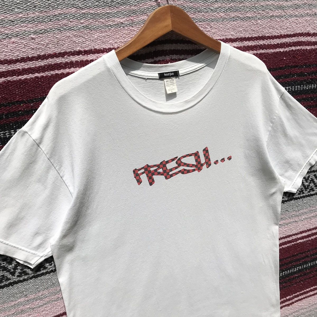 Freshjive × Vintage 💥Distressed💥90s Vintage Freshjive Streetwear Tee Size US L / EU 52-54 / 3 - 4 Thumbnail