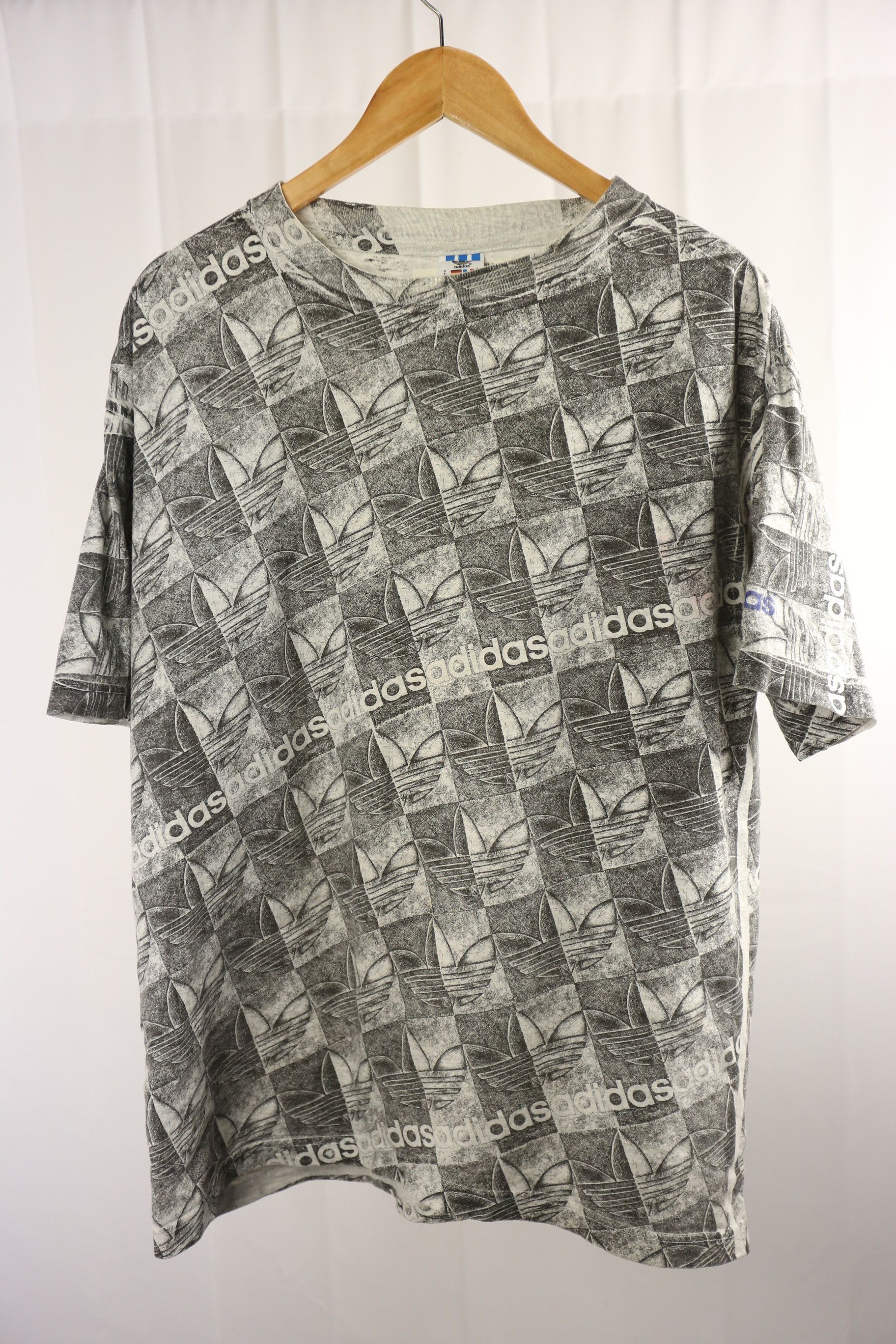 Adidas × Vintage Vintage 90s Adidas Logo Full printed t-shirt (L) GTMC127 Size US L / EU 52-54 / 3 - 1 Thumbnail