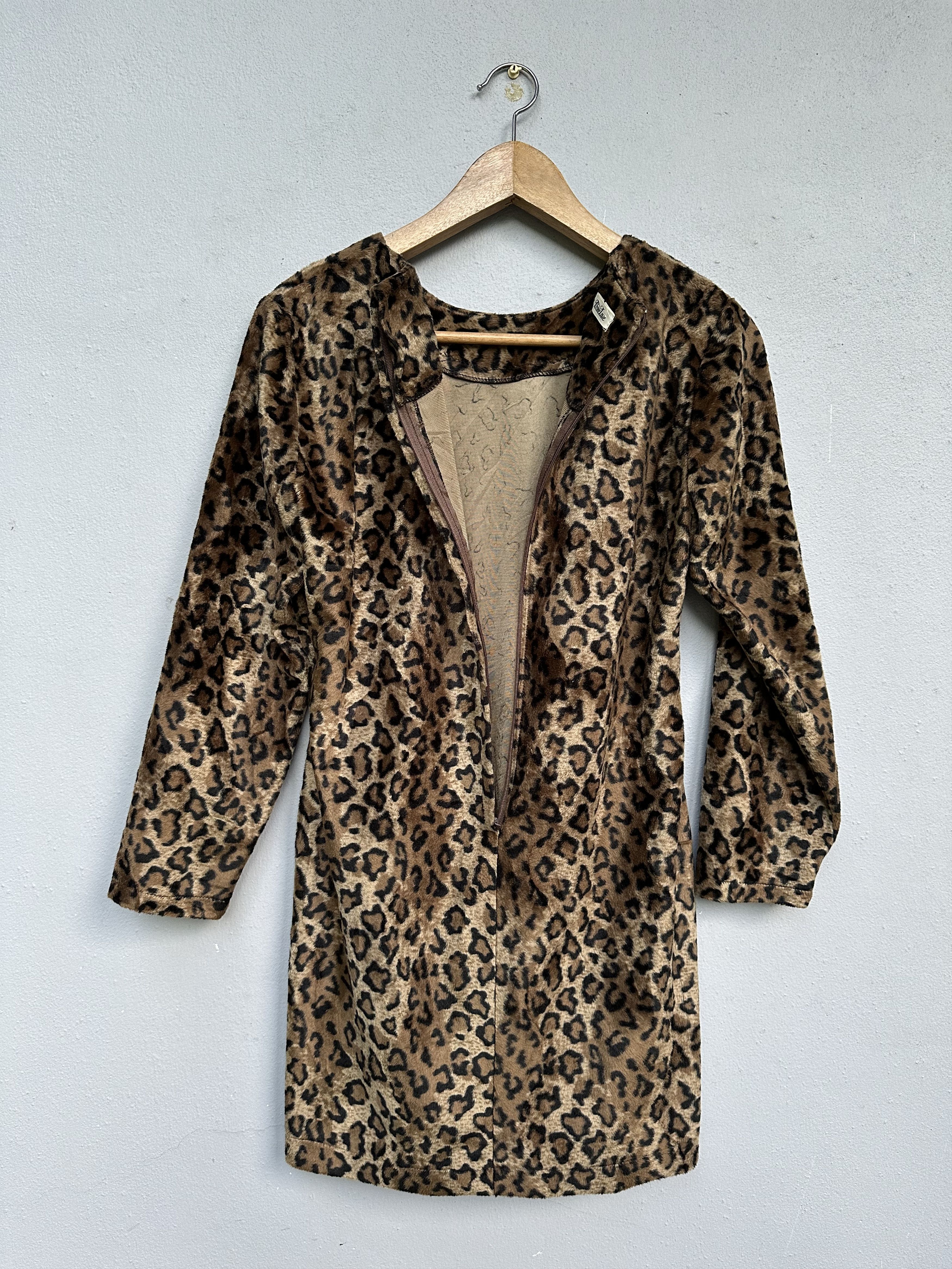 Japanese Brand Japanese Brand Three Love Leopard Fleece Velvet Mini Dresses Size M / US 6-8 / IT 42-44 - 3 Thumbnail