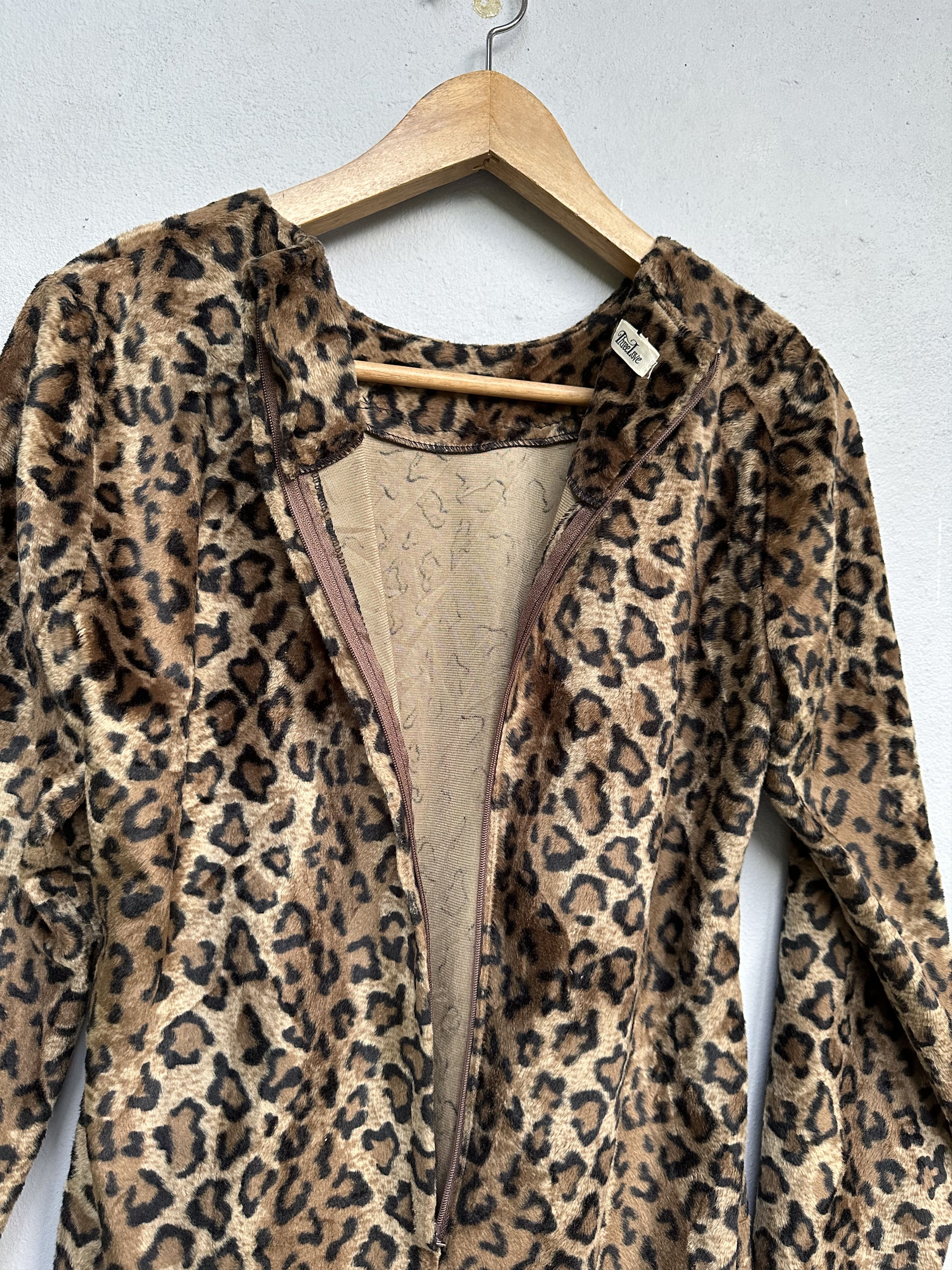 Japanese Brand Japanese Brand Three Love Leopard Fleece Velvet Mini Dresses Size M / US 6-8 / IT 42-44 - 4 Thumbnail