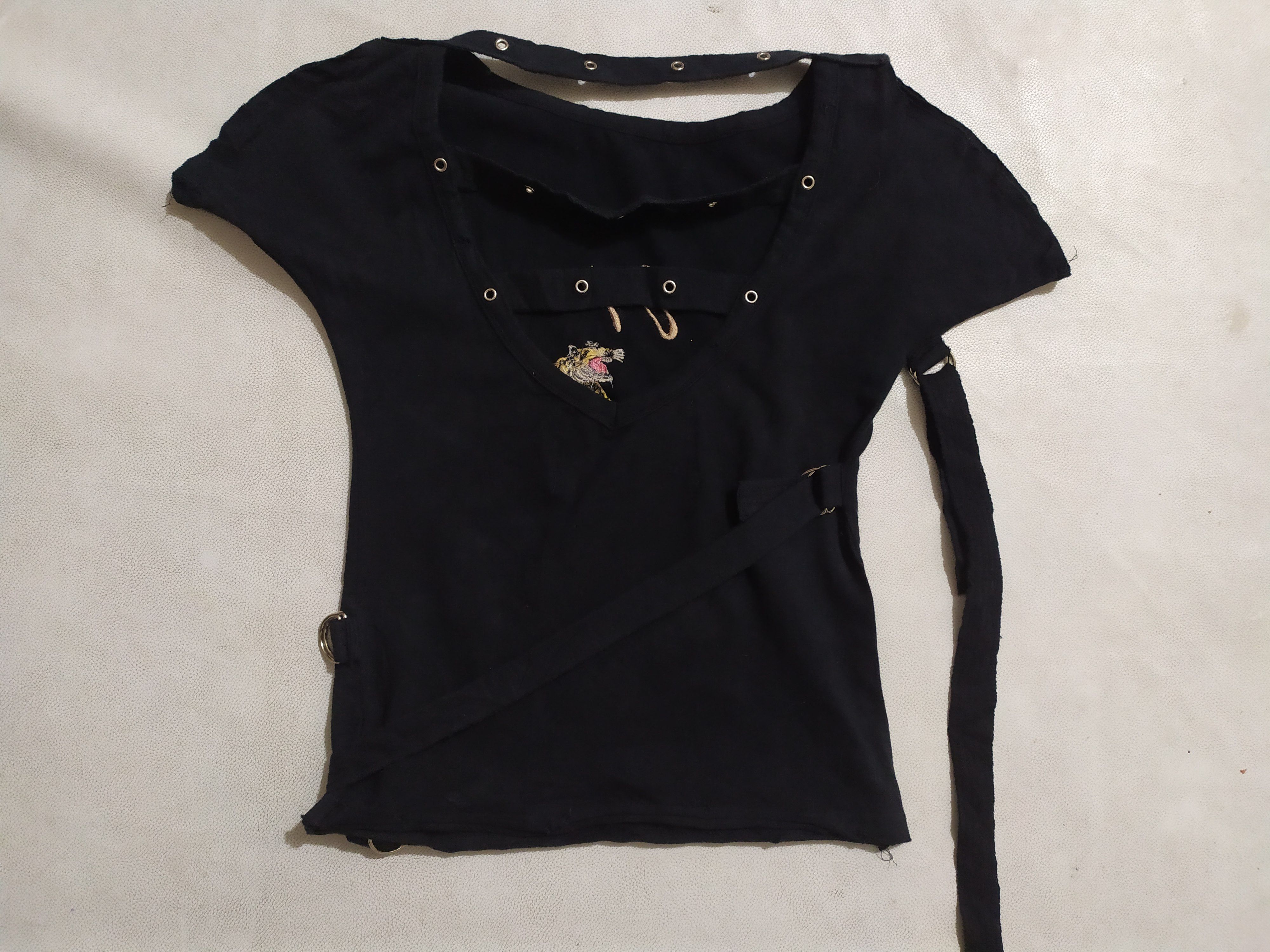 Japanese Brand Women T-shirt Embroidery Souvenir Sukajan Punk Bondage Size XS / US 0-2 / IT 36-38 - 4 Thumbnail