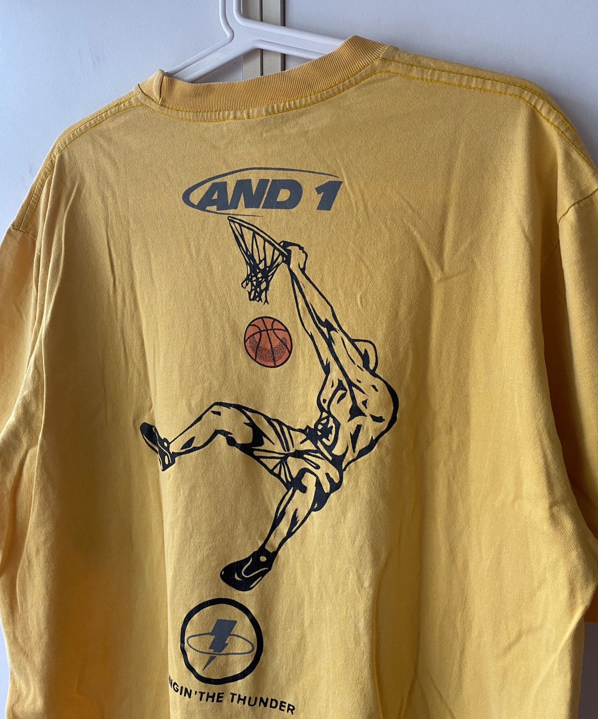 Vintage VINTAGE 90’ AND1 “BRINGING THE THUNDER” T SHIRT Size US M / EU 48-50 / 2 - 5 Thumbnail