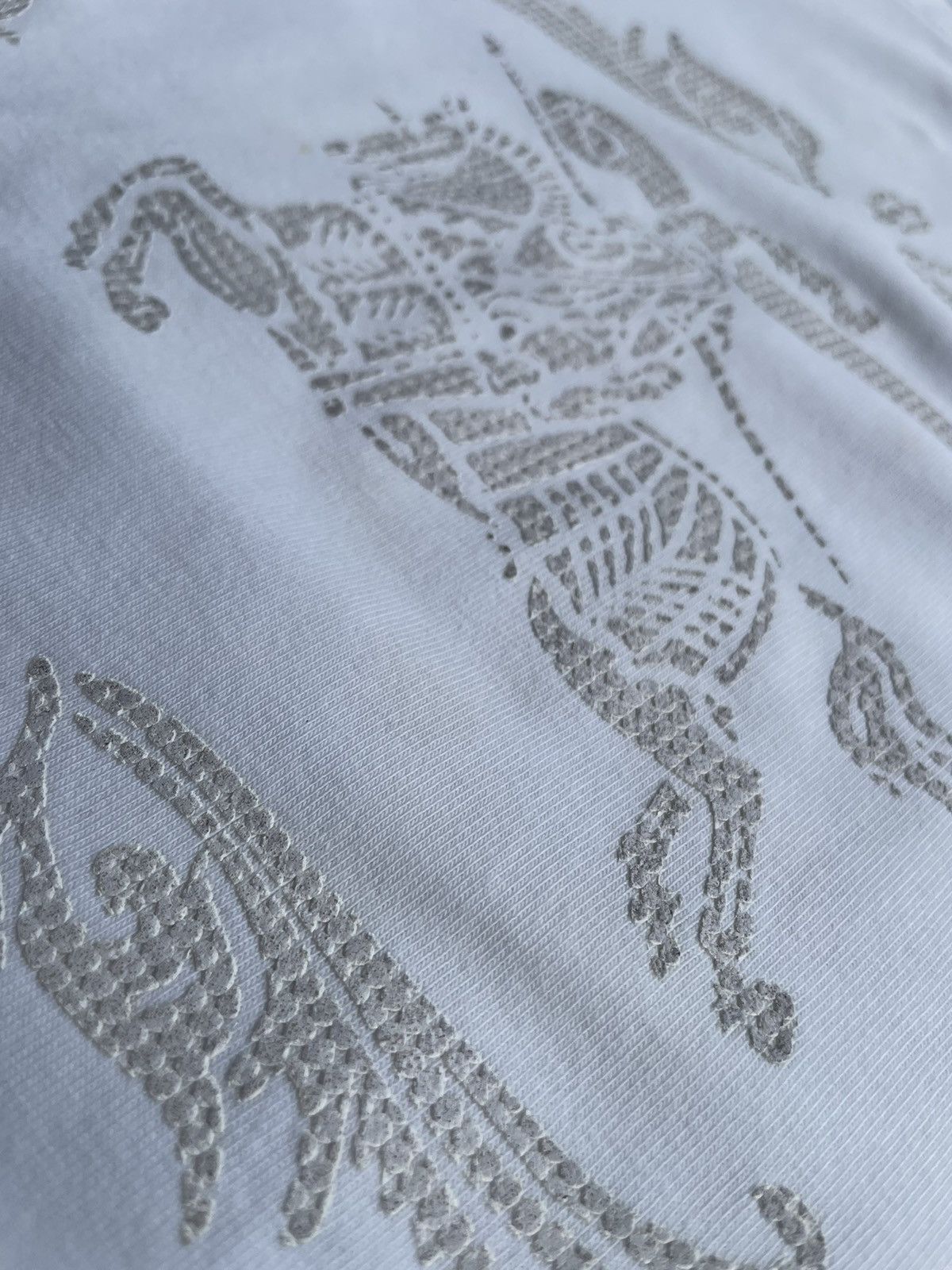 Burberry × Designer Burberry Embossed Tshirt Size S / US 4 / IT 40 - 7 Thumbnail