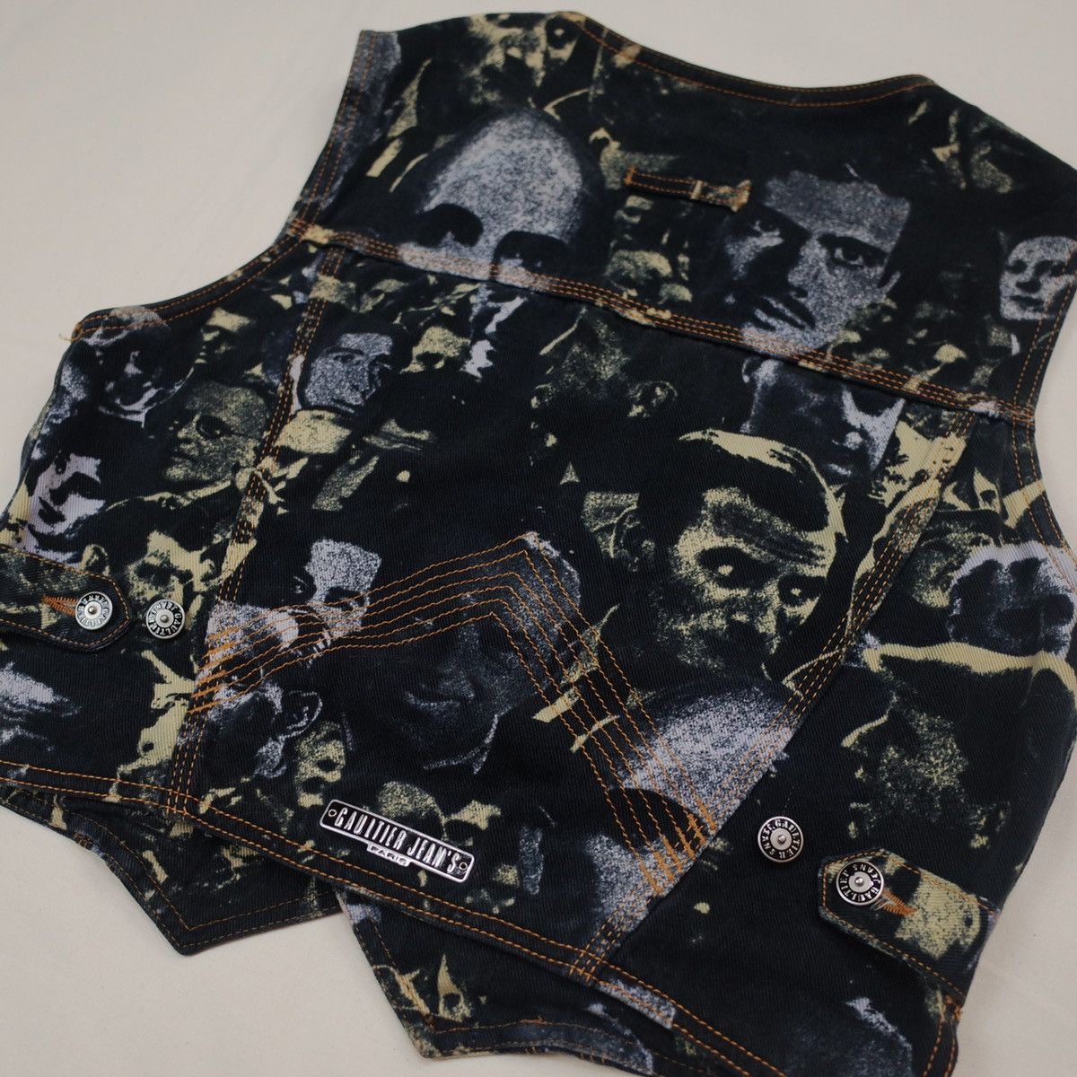 Jean Paul Gaultier AW1992 Jean Paul Gaultier Face Print Denim Vest Vintage Size US M / EU 48-50 / 2 - 3 Thumbnail