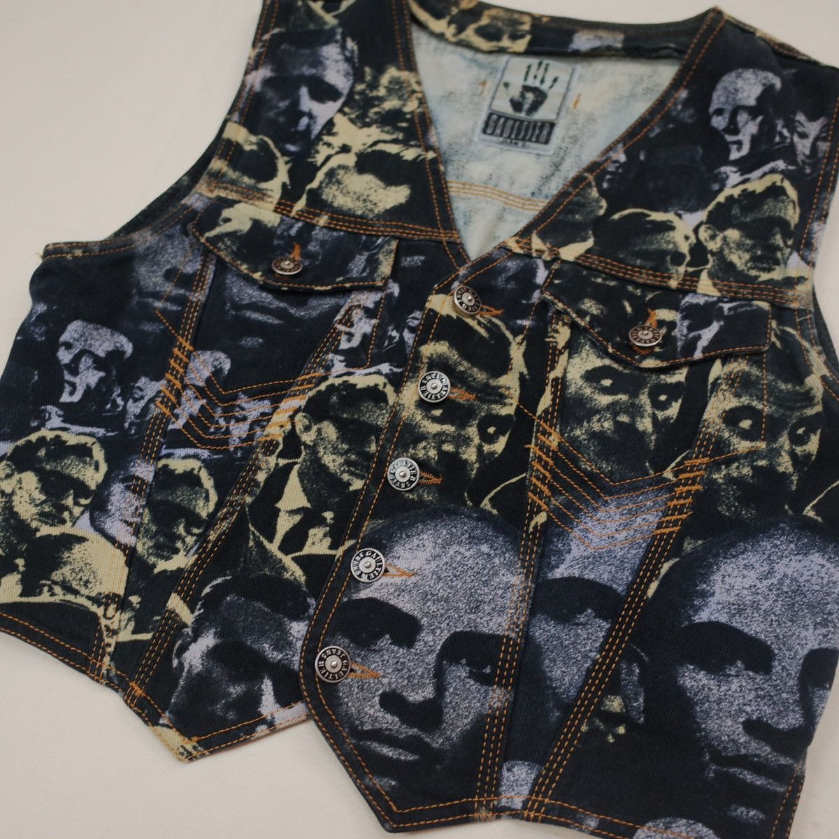 Jean Paul Gaultier AW1992 Jean Paul Gaultier Face Print Denim Vest Vintage Size US M / EU 48-50 / 2 - 2 Thumbnail