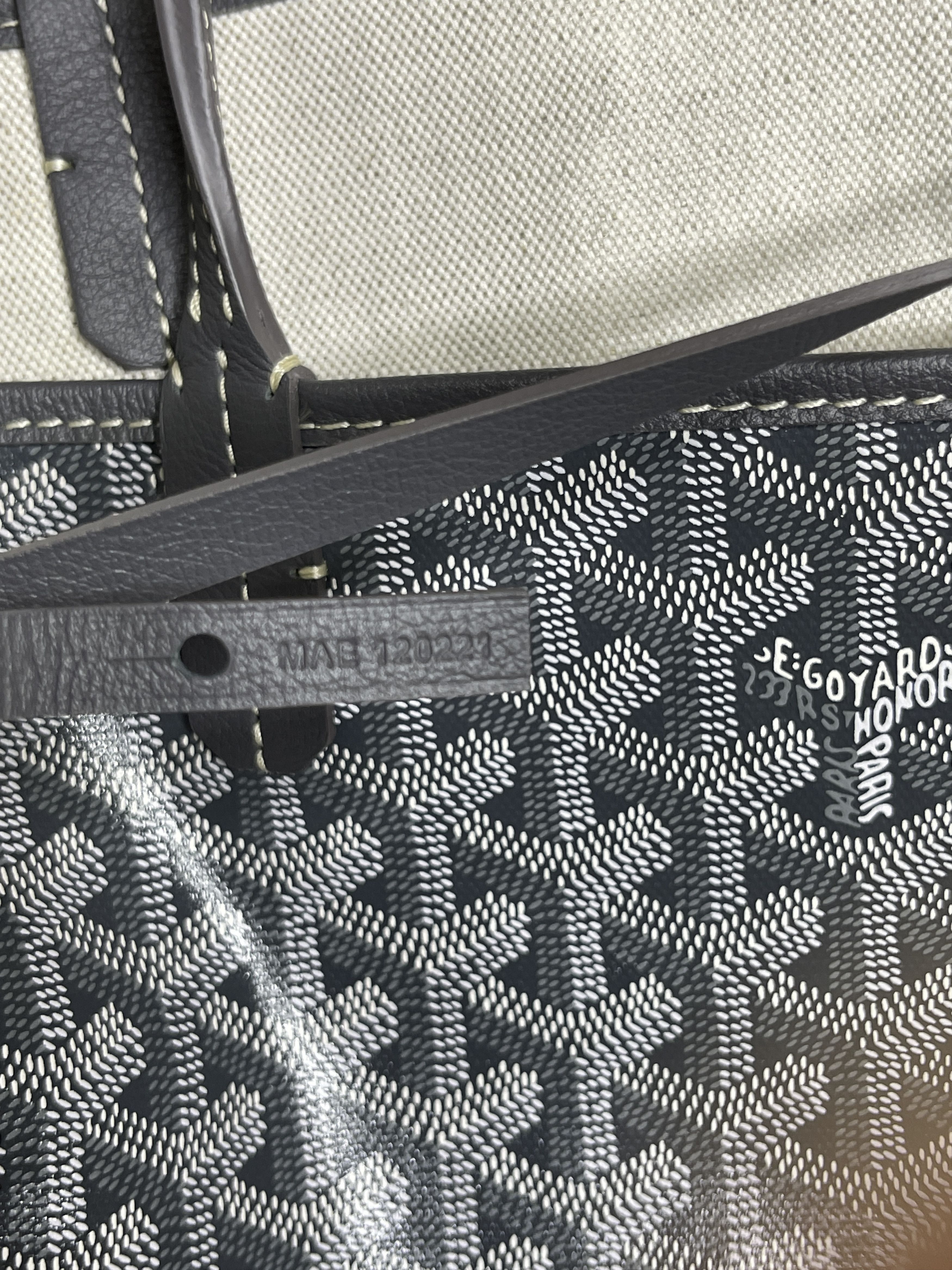Goyard Brand NWT - Grey Goyard Saint Louis PM Reversible Tote Size ONE SIZE - 12 Thumbnail
