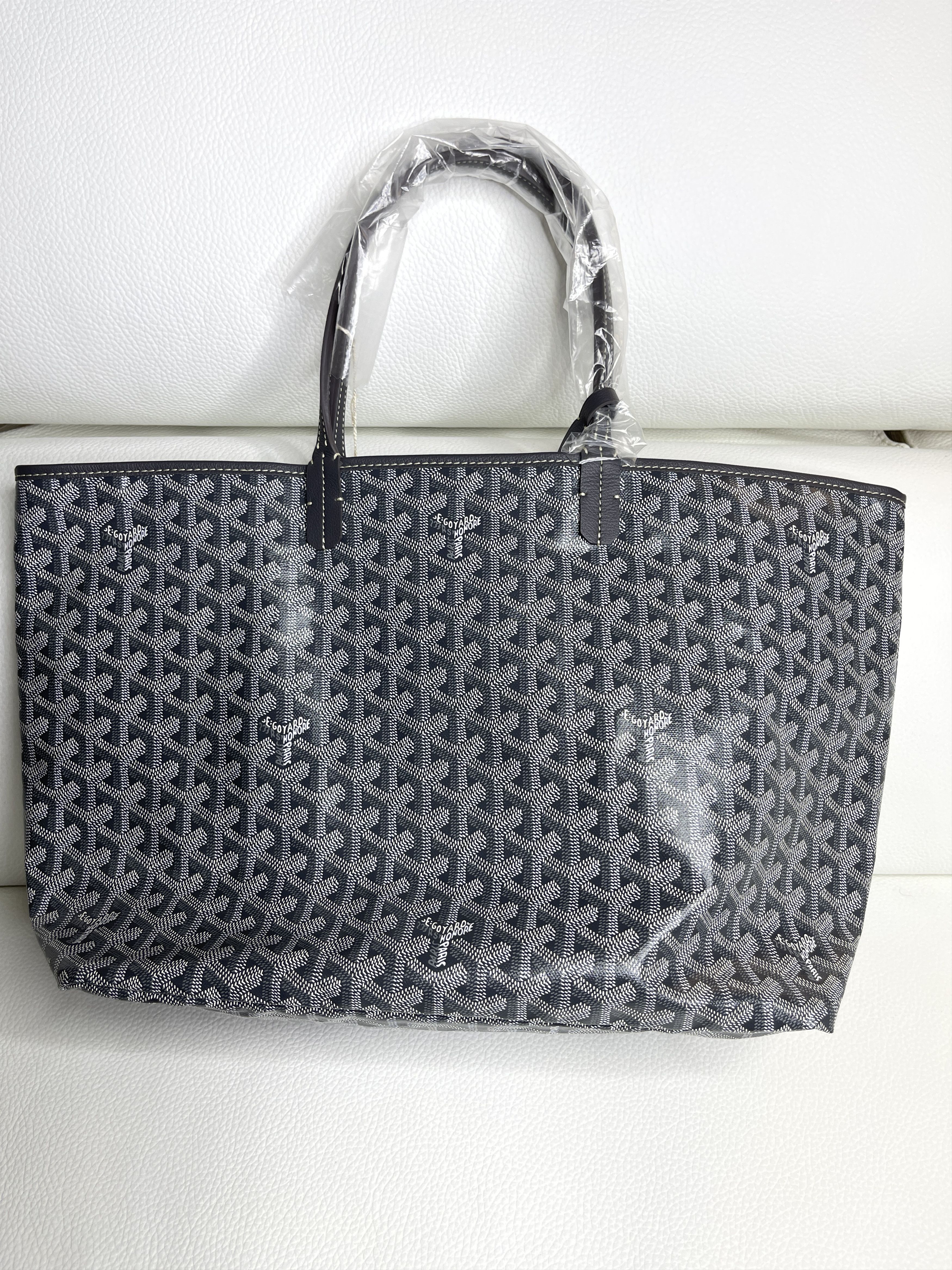Goyard Brand NWT - Grey Goyard Saint Louis PM Reversible Tote Size ONE SIZE - 2 Thumbnail
