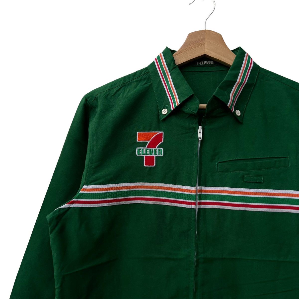 Japanese Brand VINTAGE 7-ELEVEN JAPAN BIG LOGO WORKERS SHIRT Size US M / EU 48-50 / 2 - 6 Thumbnail