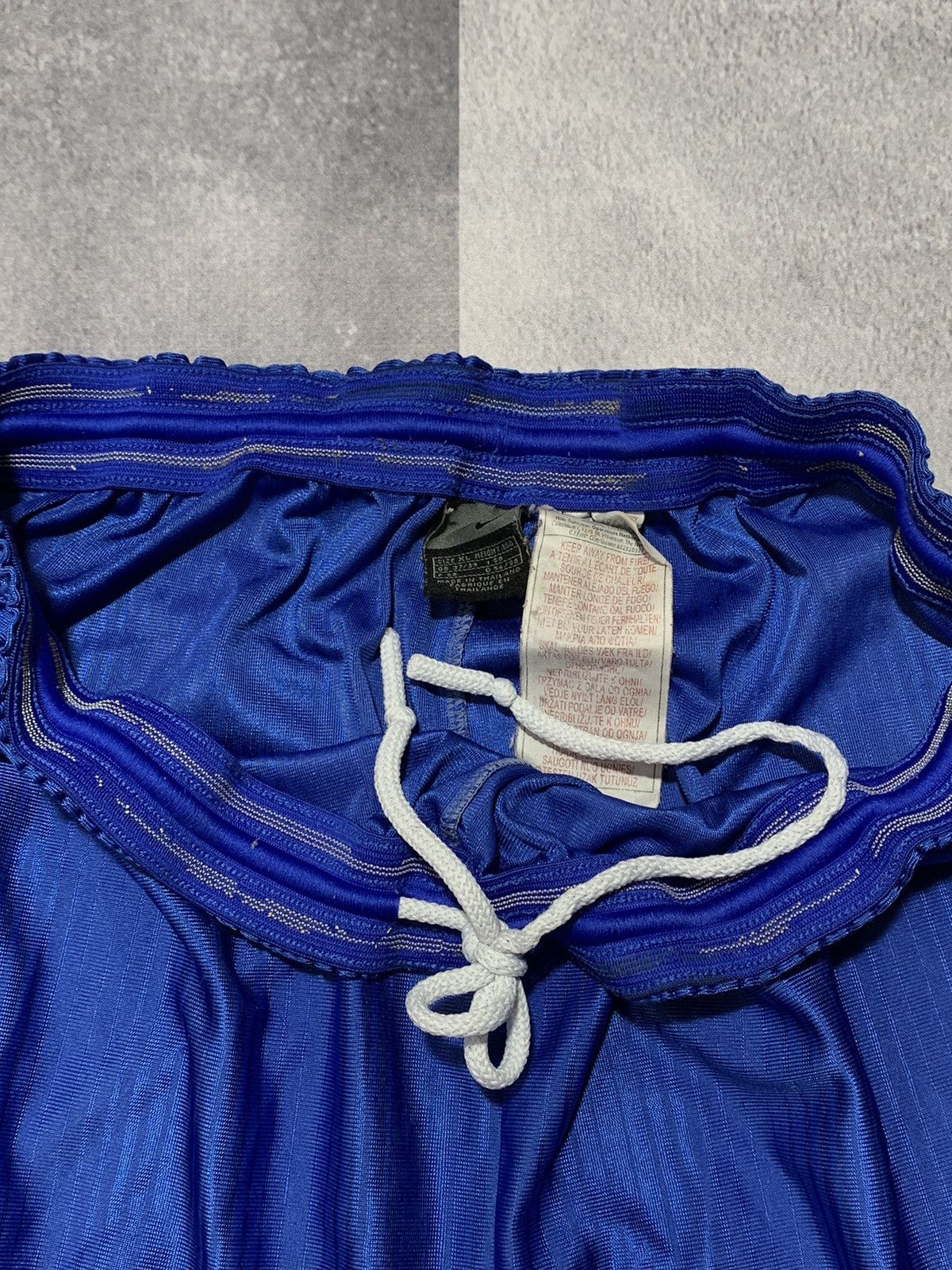 Nike Vintage Nike shorts swoosh streetwear Y2K style size XL Size US 36 / EU 52 - 3 Thumbnail