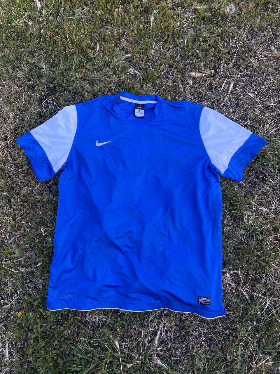Nike Vintage Y2K Nike Greisenbruch jersey soccer tee size XL Size US XL / EU 56 / 4 - 1 Thumbnail