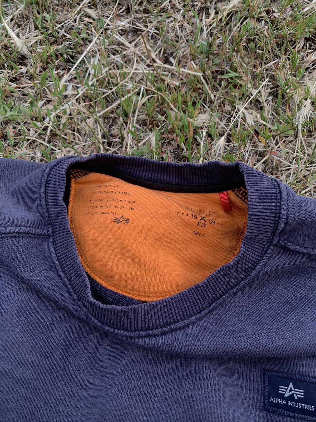 Alpha Industries × Vintage Vintage Y2K Alpha Industries sun faded sweatshirt size S Size US S / EU 44-46 / 1 - 3 Thumbnail