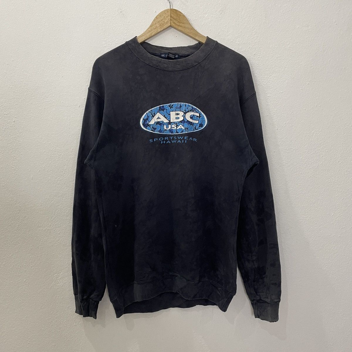 Vintage Vintage 90s ABC Sportwear Hawaii Distressed Sweatshirt Size US S / EU 44-46 / 1 - 1 Thumbnail