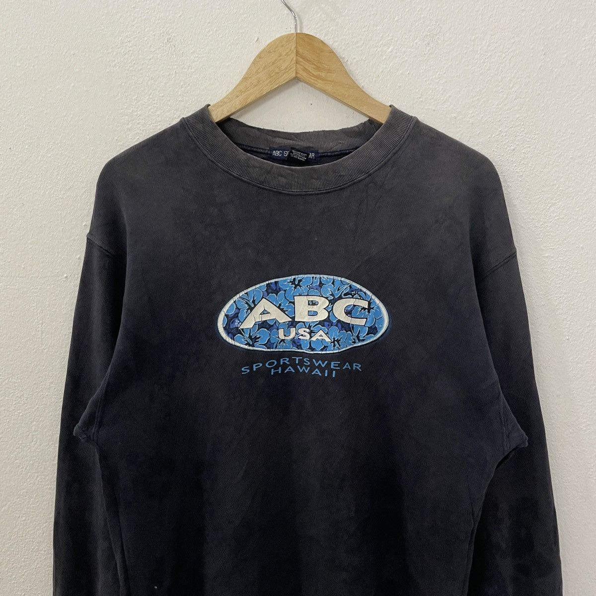 Vintage Vintage 90s ABC Sportwear Hawaii Distressed Sweatshirt Size US S / EU 44-46 / 1 - 4 Thumbnail