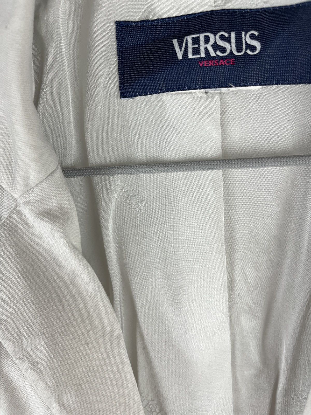Versus Versace Versus Versace white button blazer jacket buckle back Size XS / US 0-2 / IT 36-38 - 11 Thumbnail