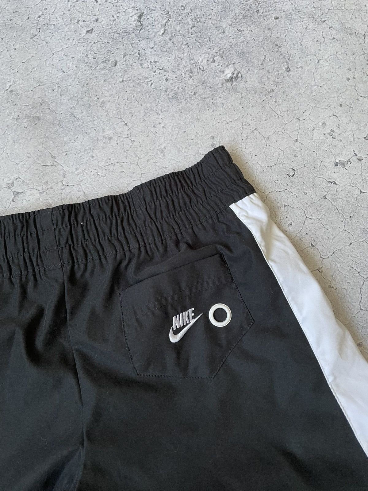 Nike × Vintage Nike Nylon Vintage Shorts Y2K Size US 30 / EU 46 - 3 Thumbnail