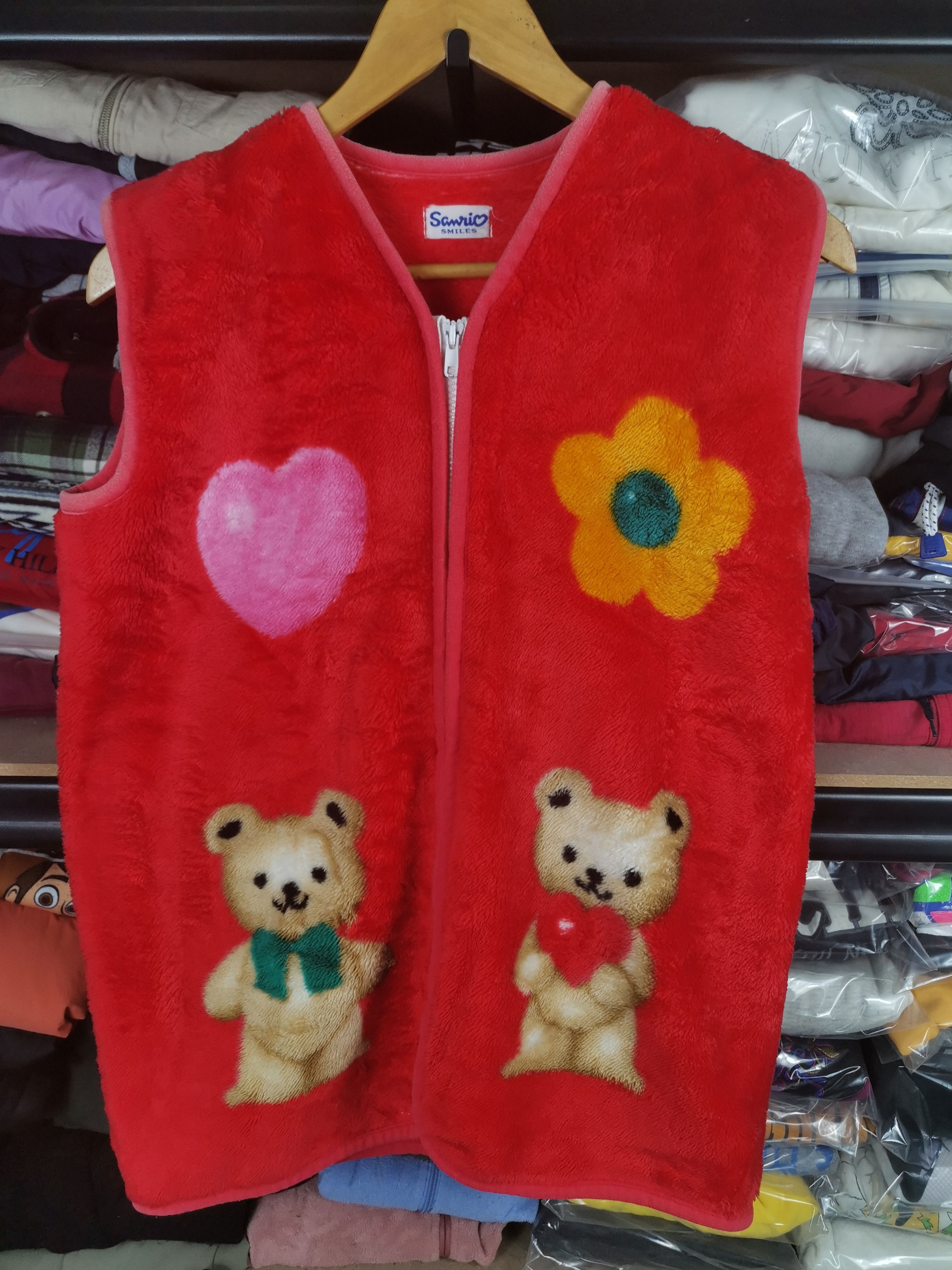 Japanese Brand HELLO KITTY Fleece Vest Sweater Big Logo 1976 Sanrio Co Ltd. Size US M / EU 48-50 / 2 - 2 Thumbnail