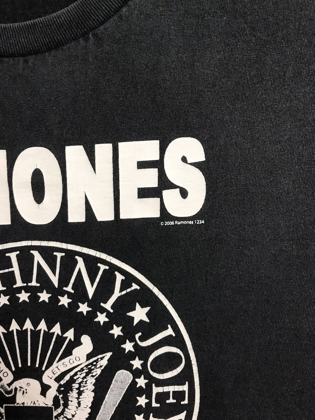 Band Tees Vintage Ramones band rock tee Size US XL / EU 56 / 4 - 3 Thumbnail
