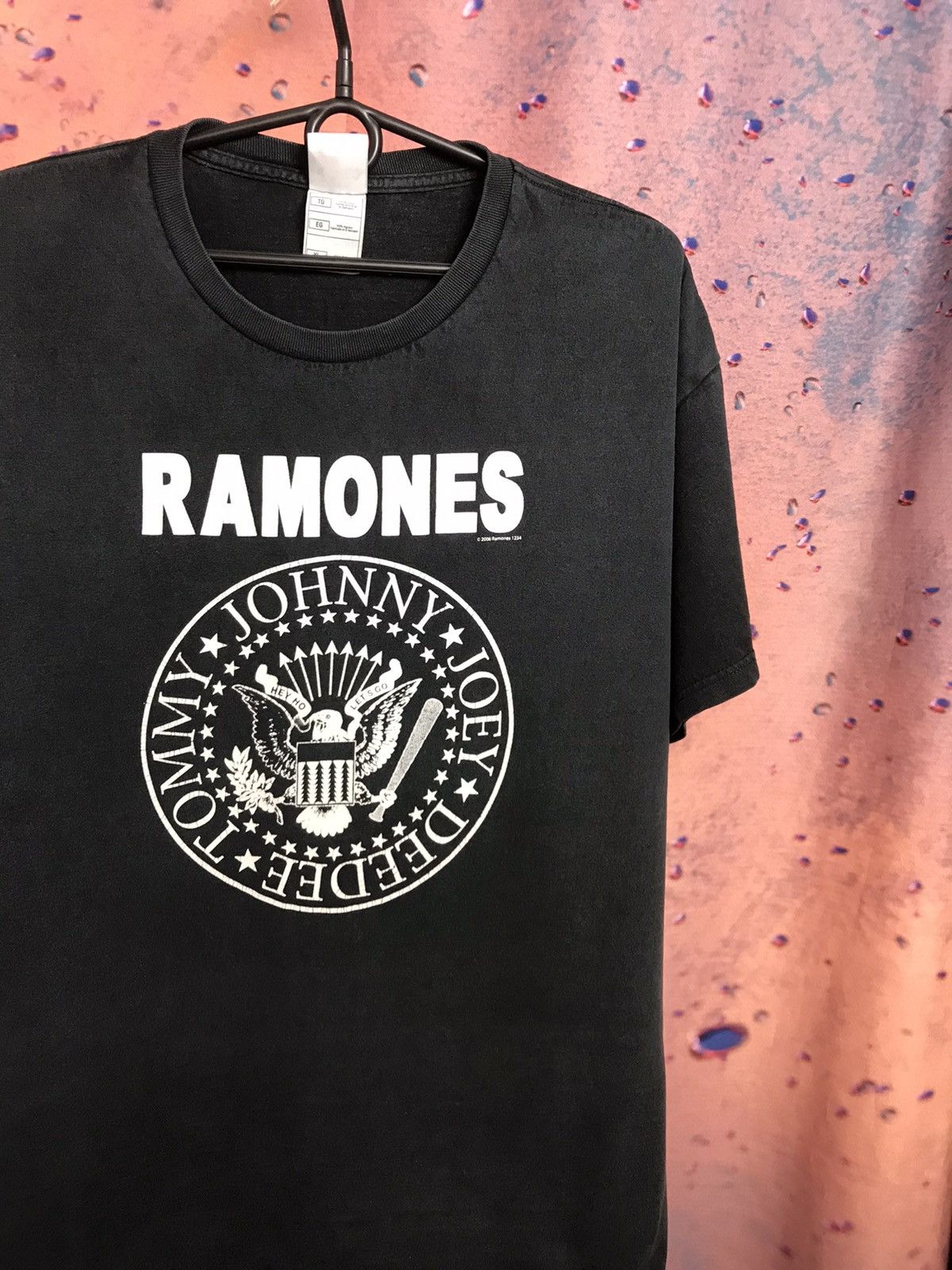 Band Tees Vintage Ramones band rock tee Size US XL / EU 56 / 4 - 1 Thumbnail