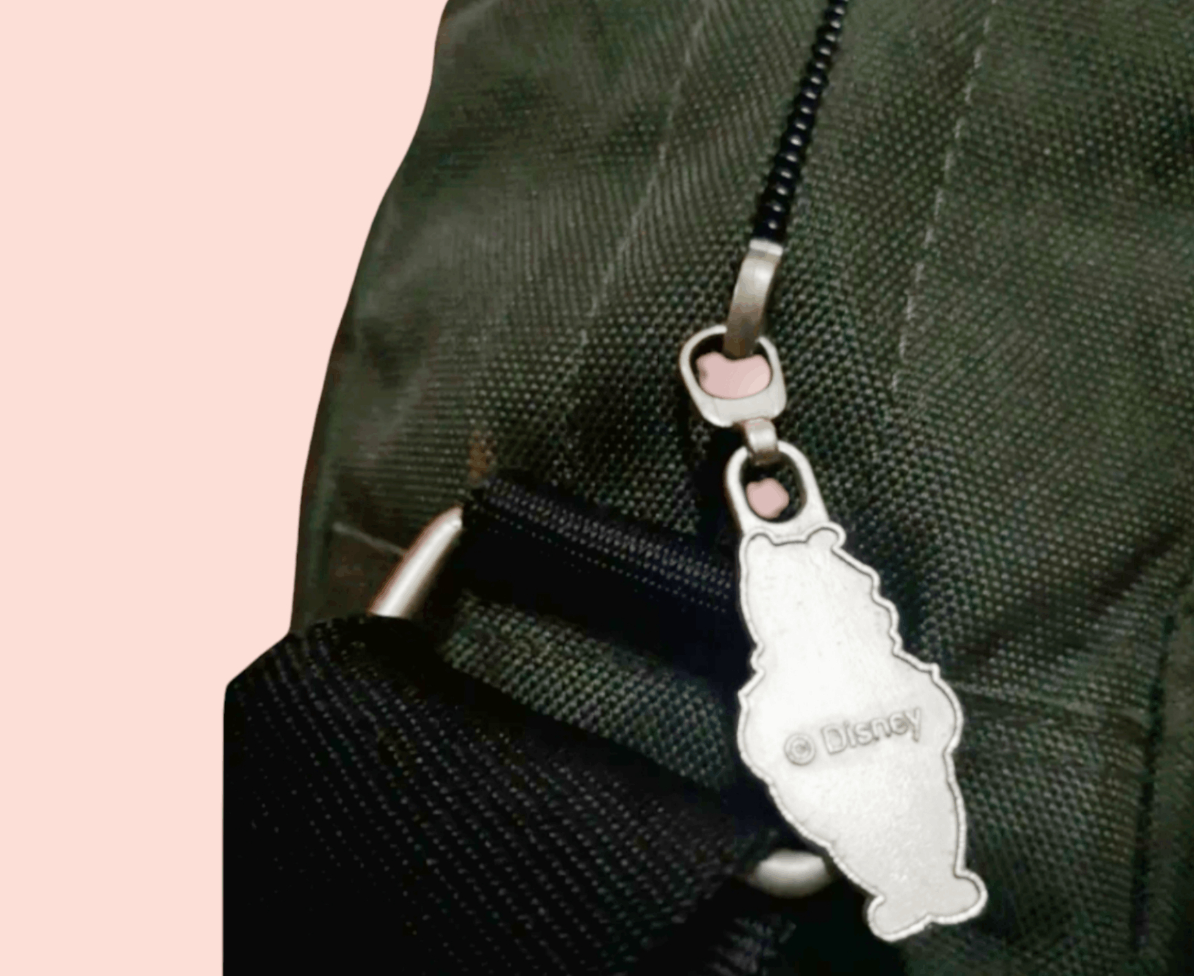 Cartoon Network × Disney × Vintage DISNEY X WINNIE THE POOH CROSSBODY SLING BAG Size ONE SIZE - 6 Thumbnail