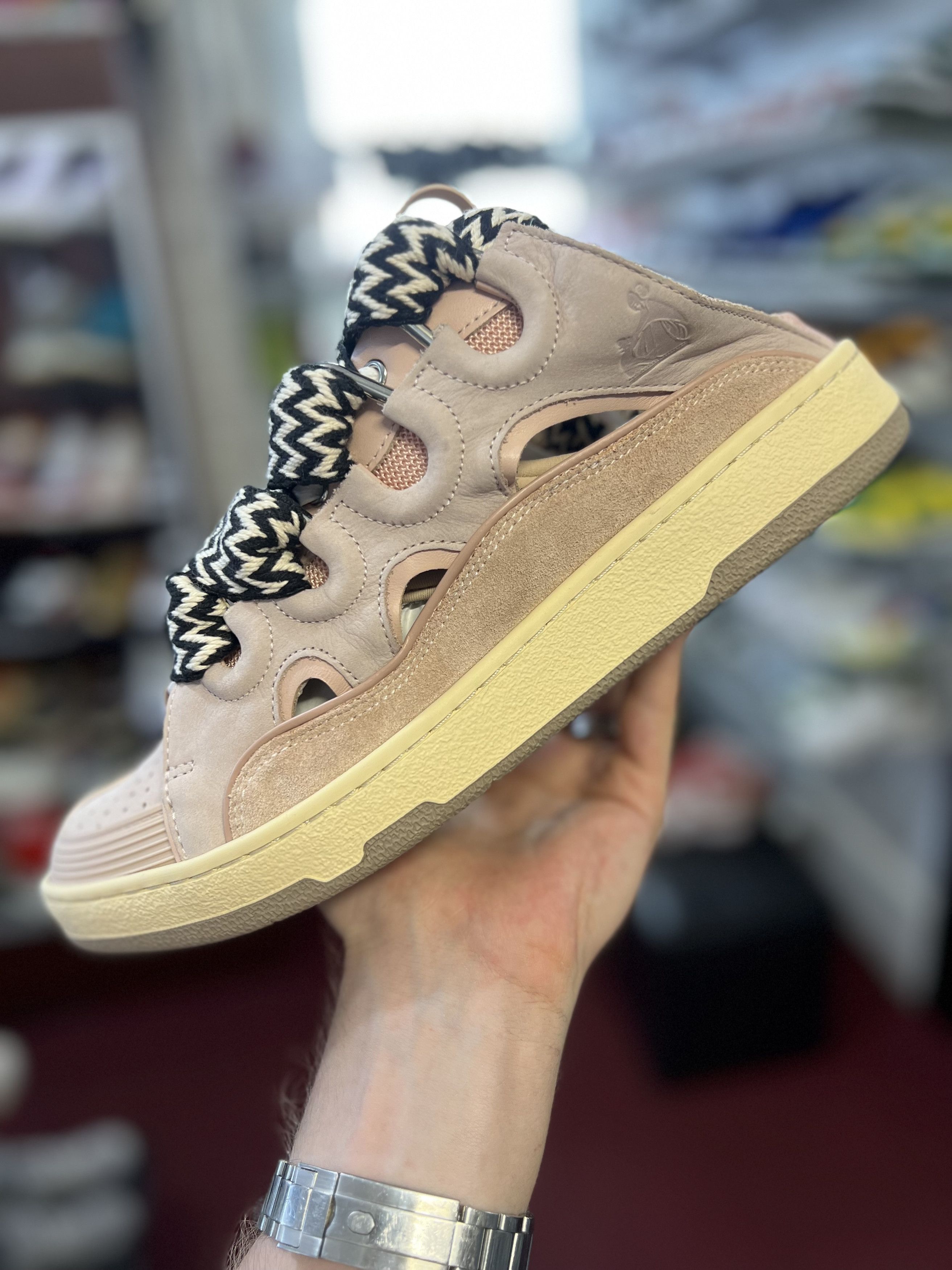cheap sneaker sites