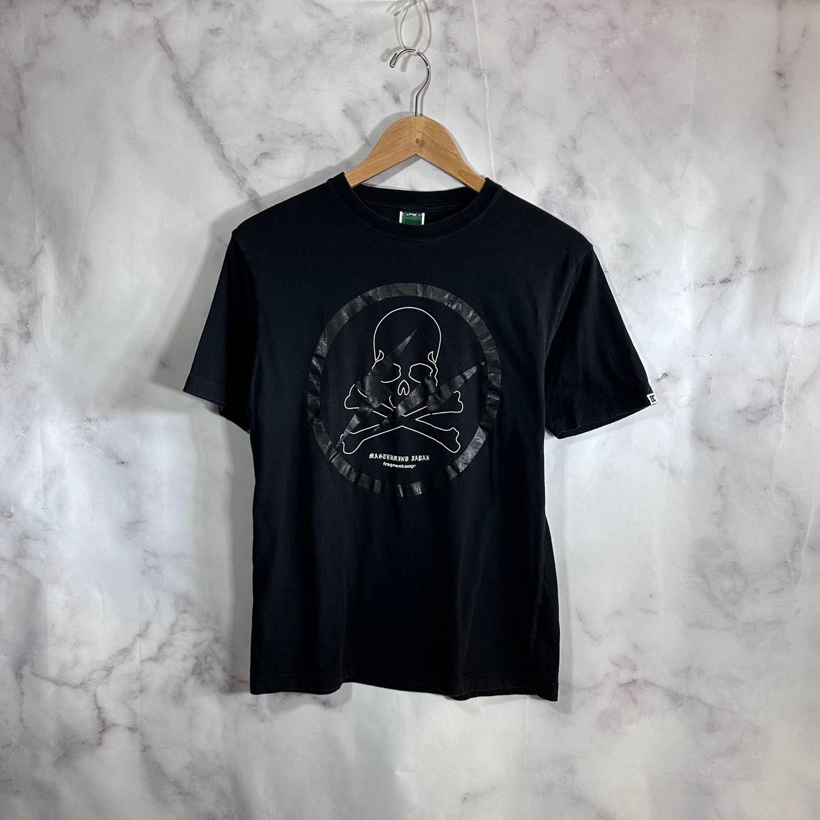 ミュージシャン item logo no-sleeve (black) MW EMBLEM T – MASTERMIND TOKYO 公式オンラインストア