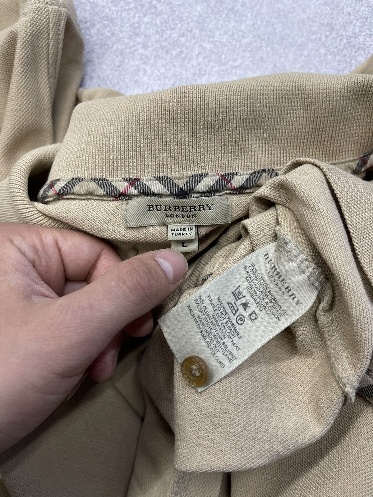 Burberry Vintage Burberry Polo Beige Y2K Size L Size US L / EU 52-54 / 3 - 10 Thumbnail