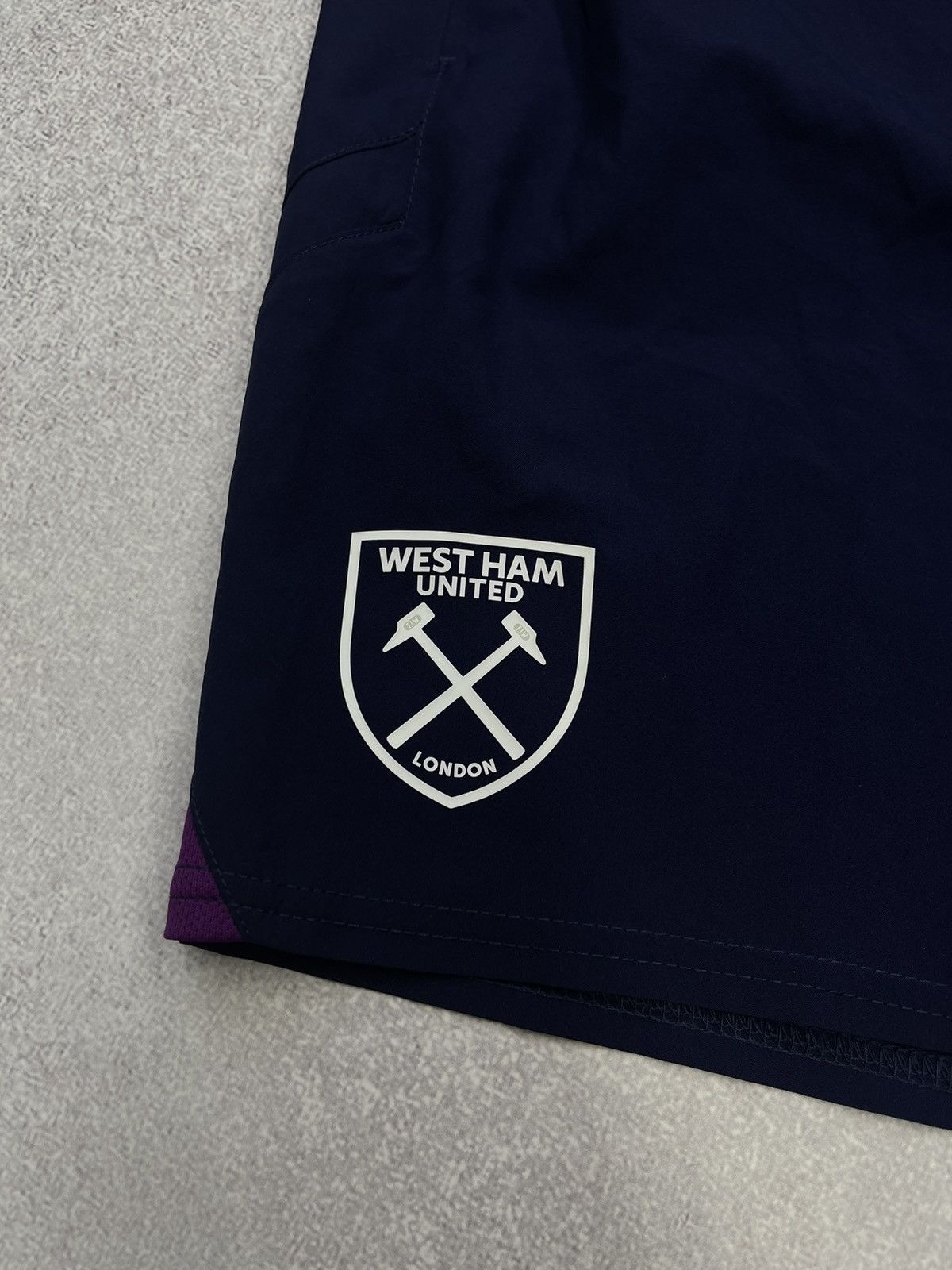 Umbro Vintage Umbro West Ham United London Shorts Jersey Y2K Size US 34 / EU 50 - 5 Thumbnail
