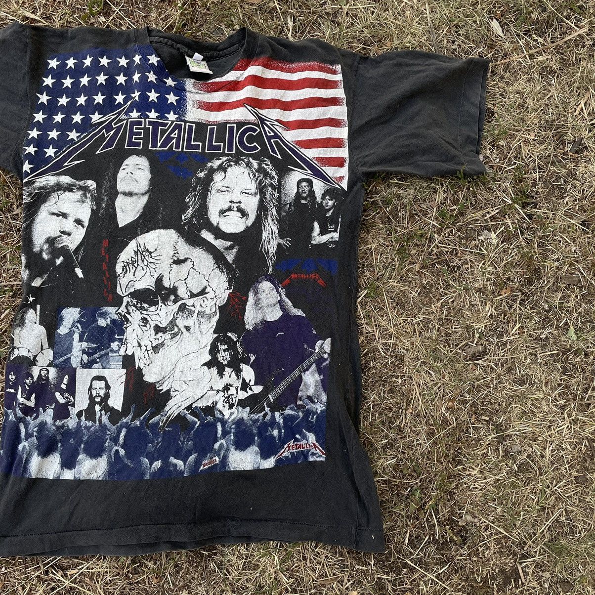 Vintage Vintage 90s Metallica Band Tee All Over Print Grunge Boxy L Size US L / EU 52-54 / 3 - 2 Thumbnail