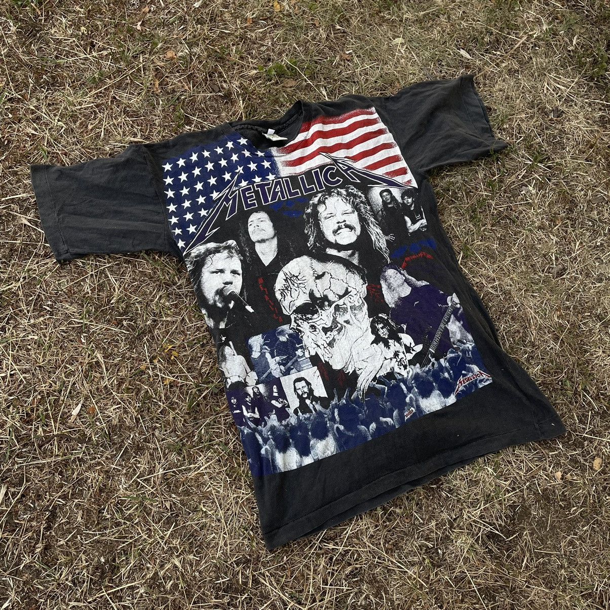 Vintage Vintage 90s Metallica Band Tee All Over Print Grunge Boxy L Size US L / EU 52-54 / 3 - 4 Thumbnail