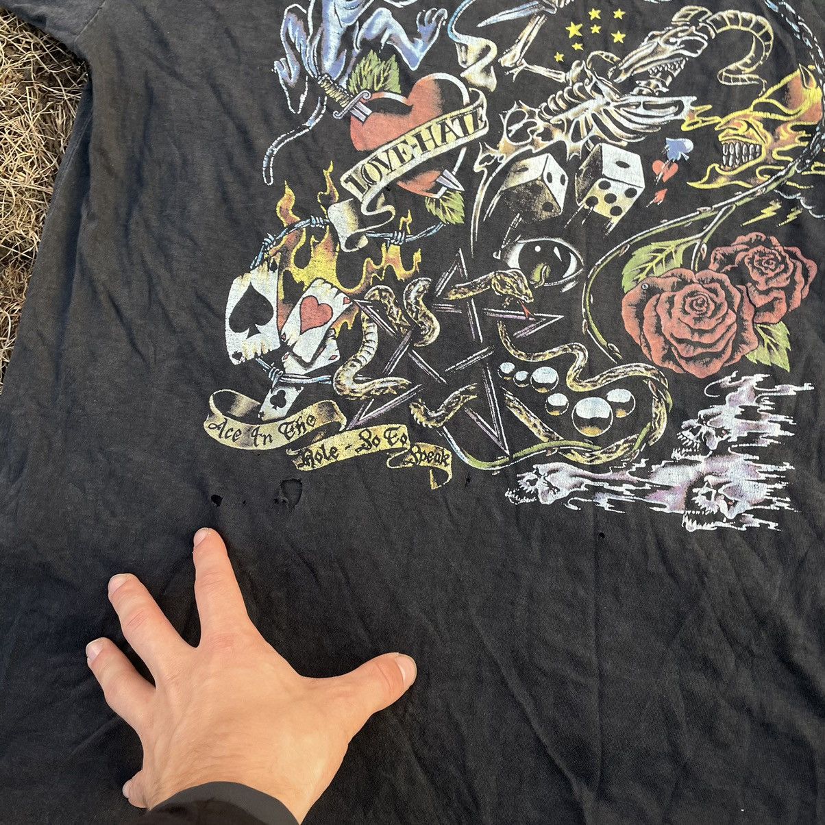 Vintage Vintage Y2K Graphic Tee Skulls All Over Print Grunge Baggy L Size US L / EU 52-54 / 3 - 6 Thumbnail