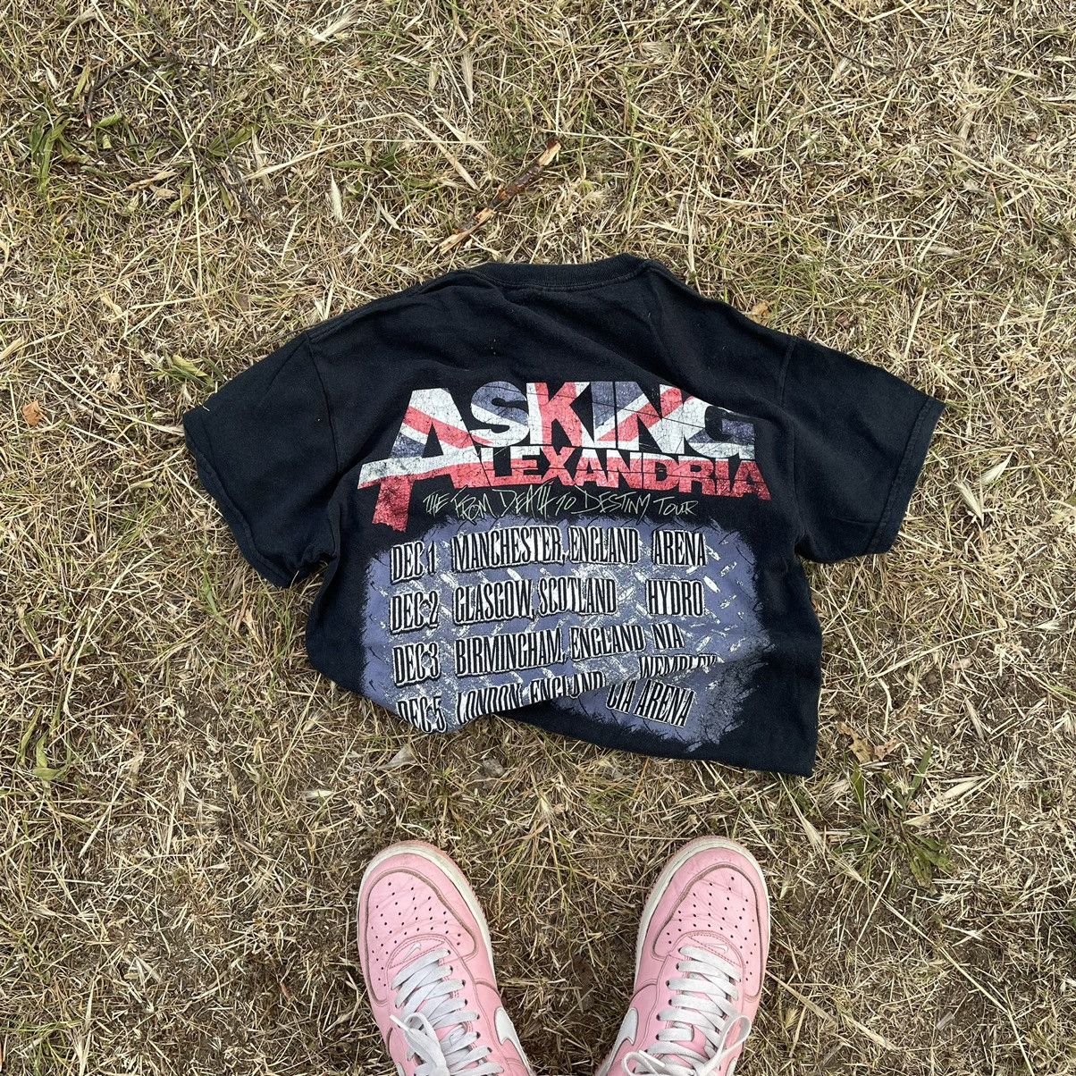 Vintage Vintage Y2K Asking Alexandria Graphic Tee Band Grunge Boxy S Size US S / EU 44-46 / 1 - 5 Thumbnail