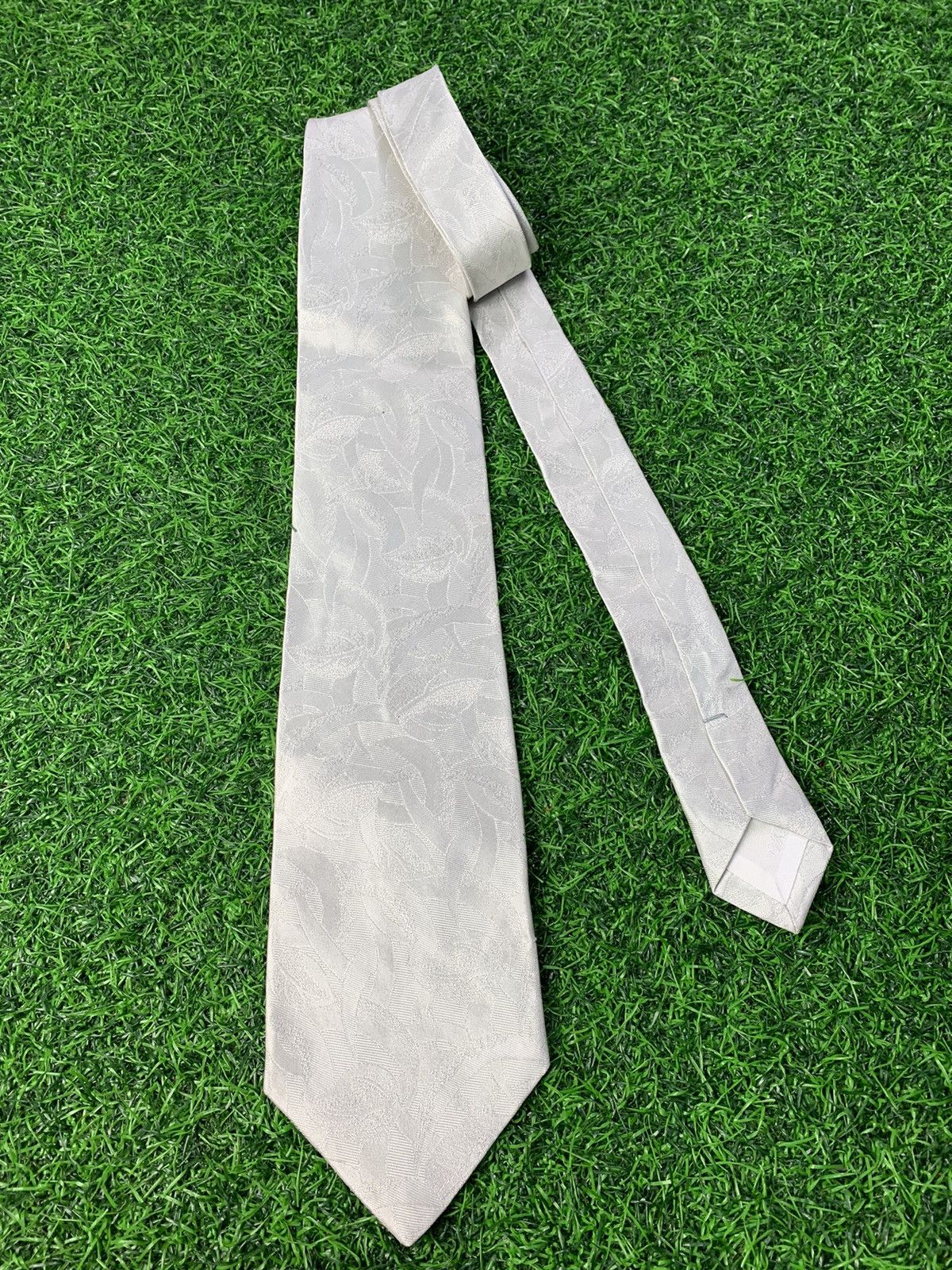 Japanese Brand Yukiko Hanai YH Tie Floral Design Size ONE SIZE - 1 Thumbnail