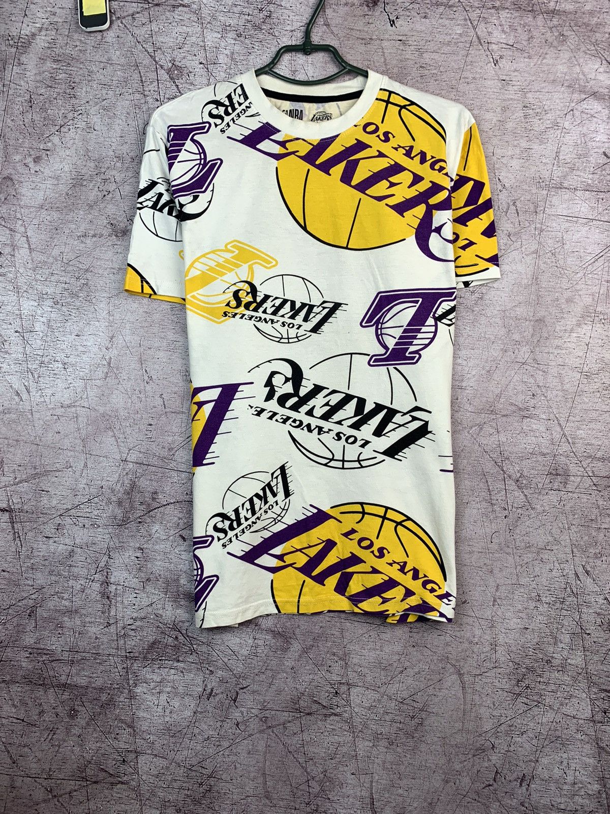 NBA × Vintage Vintage NBA Los Angeles Lakers T Shirt Size US M / EU 48-50 / 2 - 1 Thumbnail
