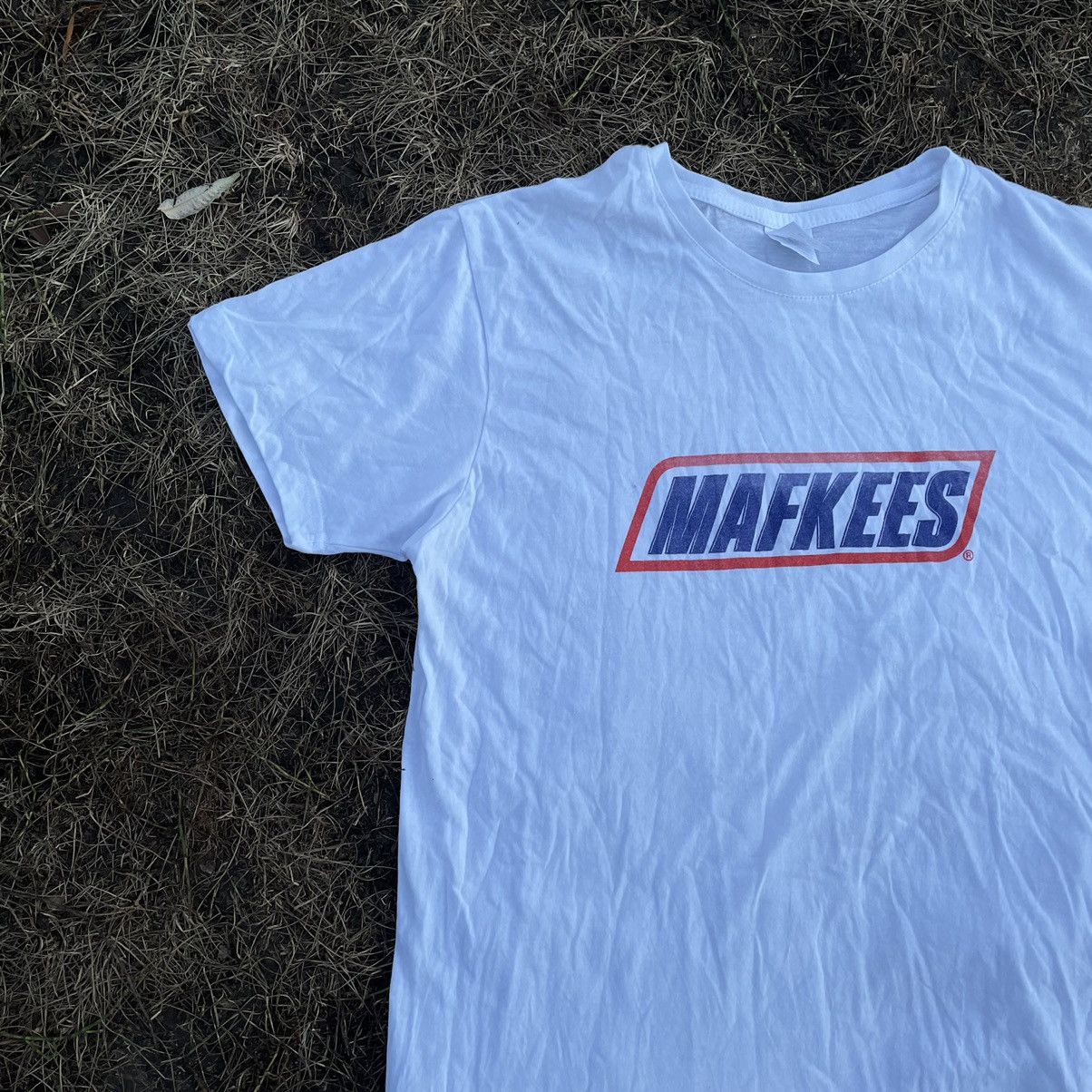 Vintage Vintage Y2K Mafkees Sun Faded Graphic Tee Streetwear Slim M Size US M / EU 48-50 / 2 - 2 Thumbnail