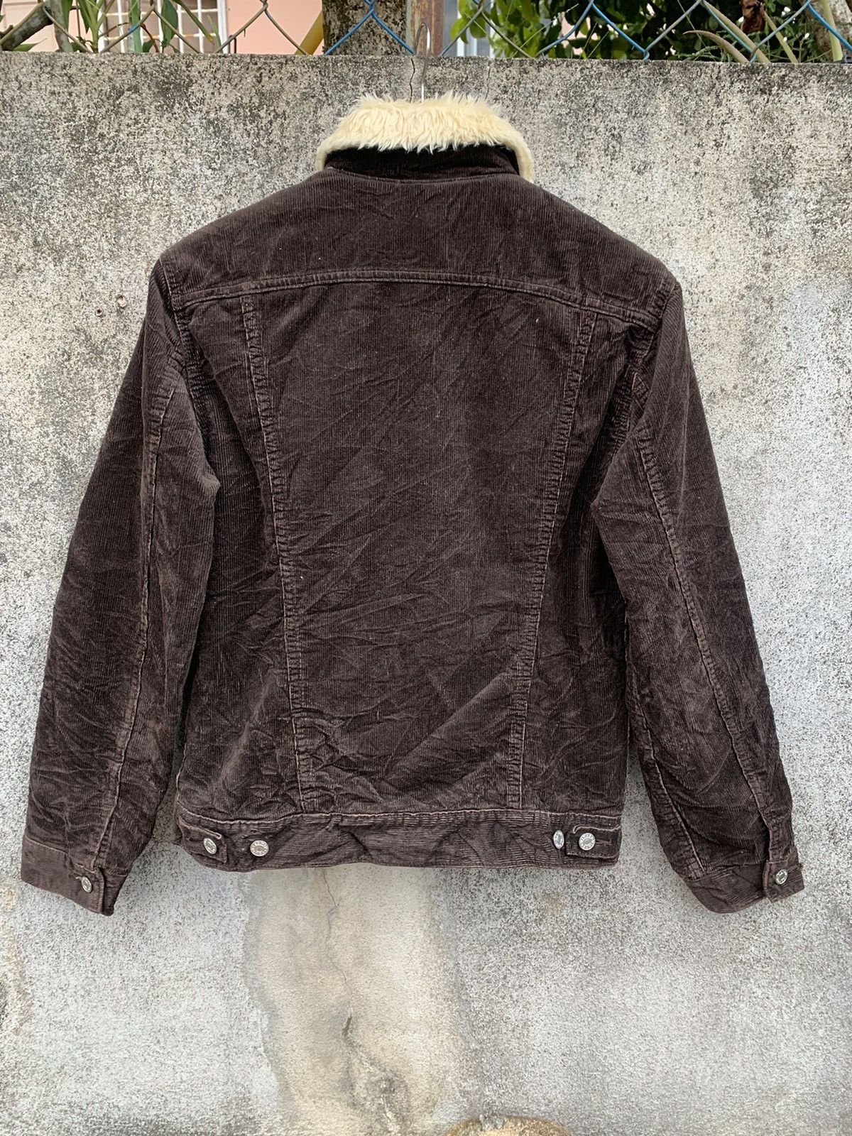 Edwin × Japanese Brand VINTAGE EDWIN COLDUROY TRUCKER JACKET FAUX FUR LINING Size US M / EU 48-50 / 2 - 5 Thumbnail