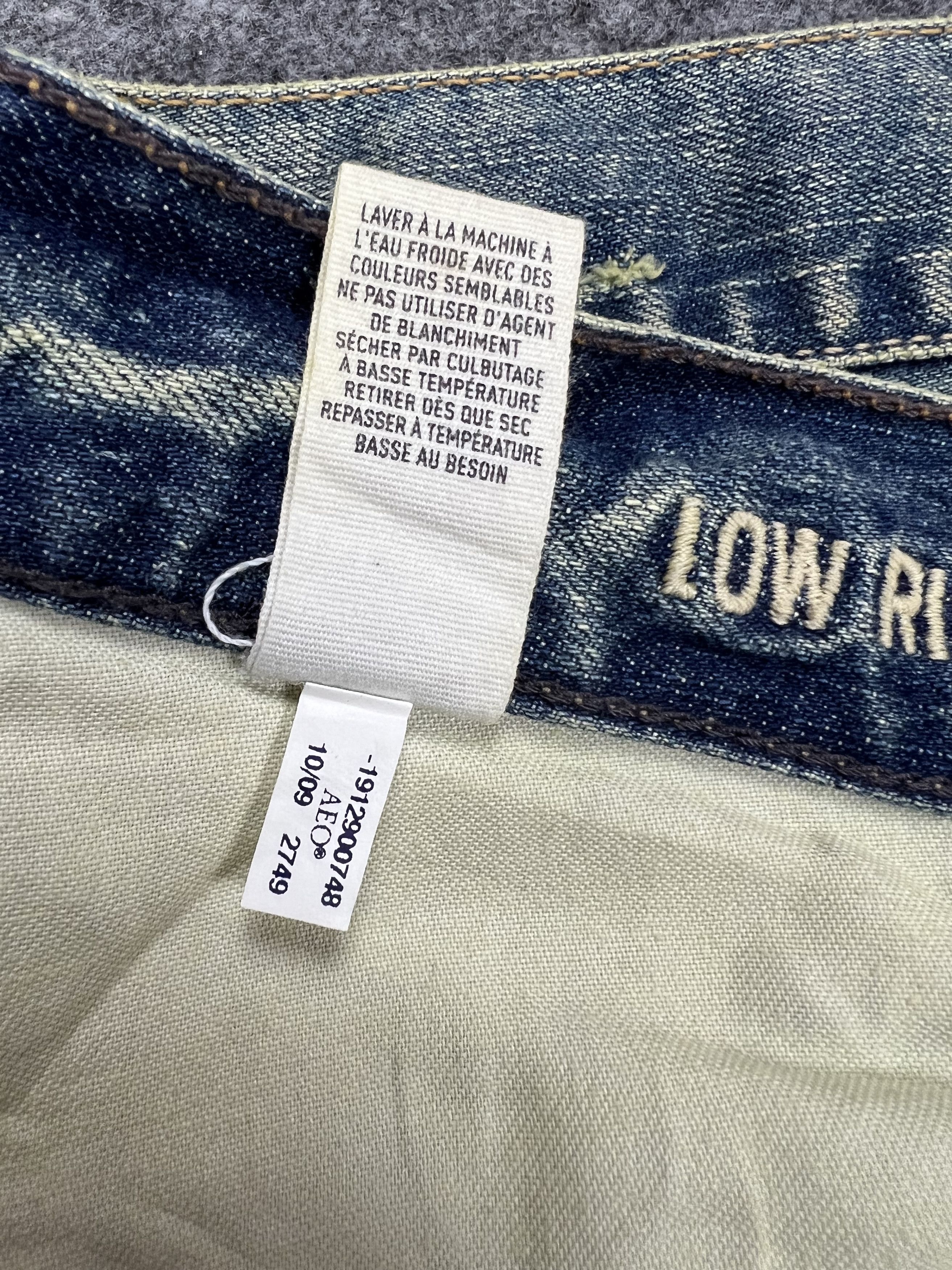 American Eagle Outfitters × Designer American Eagle Distressed Low Rise Ripped Size US 33 - 17 Thumbnail