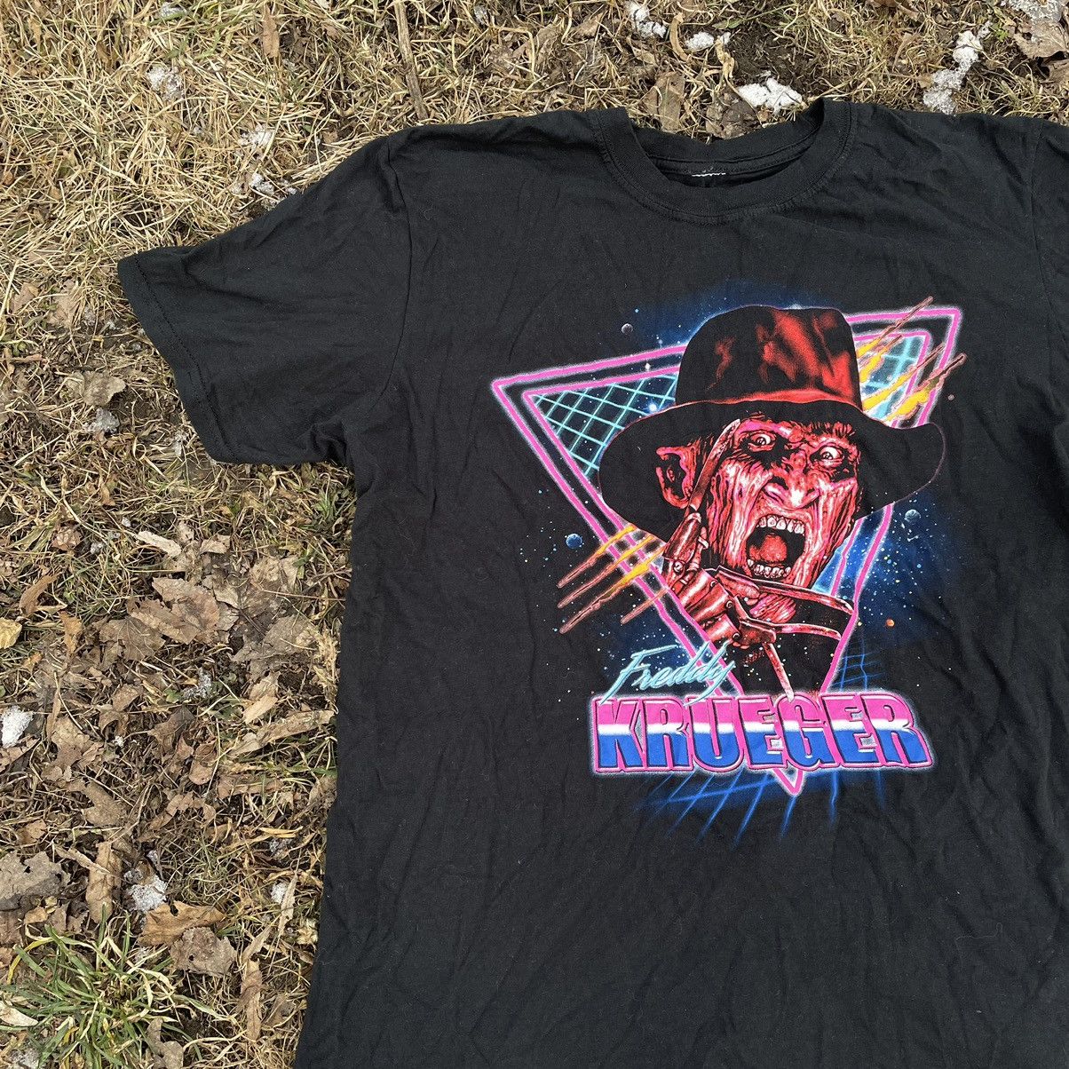 Vintage Vintage 90s Graphic Tee Horror Vamp Grunge Streetwear Boxy M Size US M / EU 48-50 / 2 - 3 Thumbnail