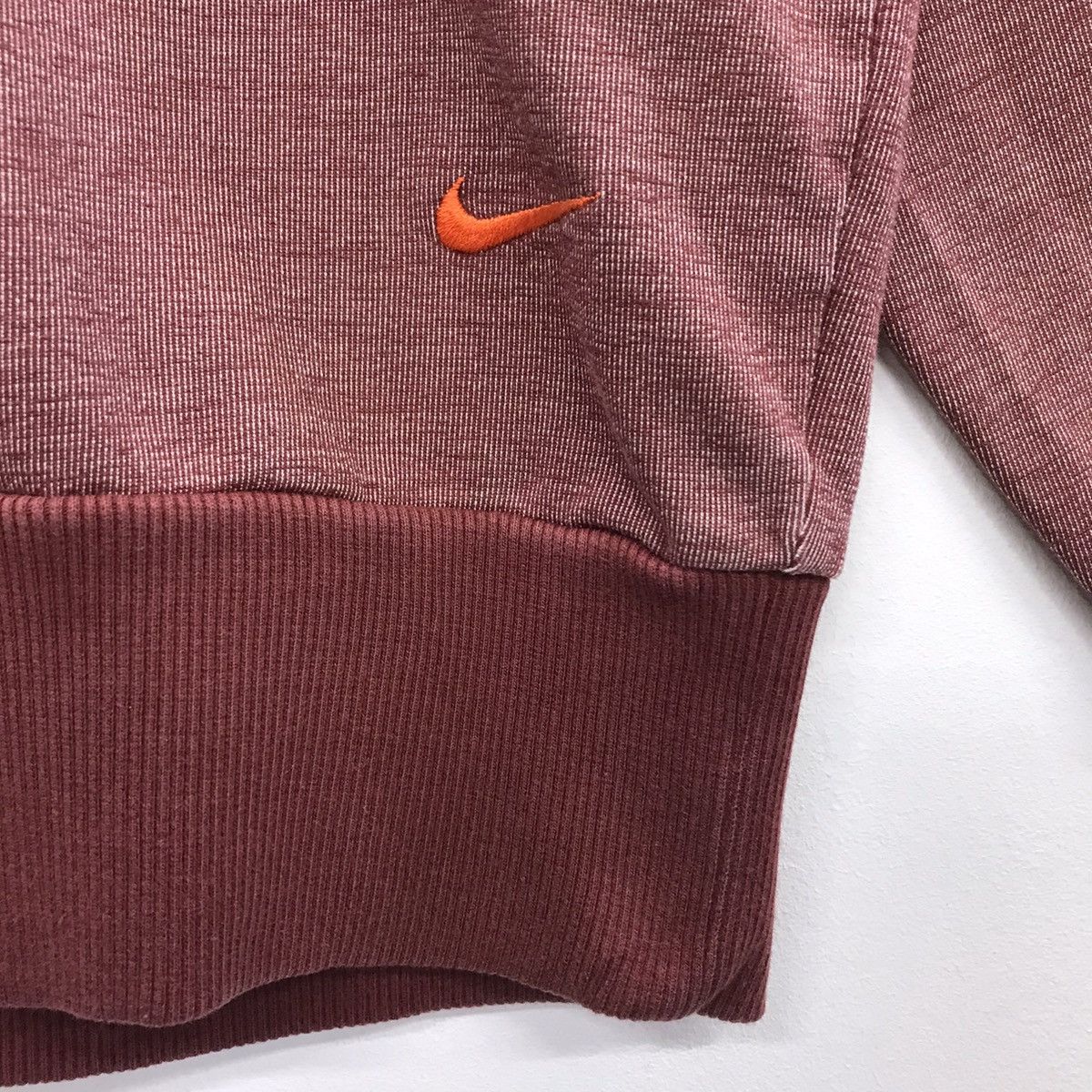 Nike Vintage Nike Sweatshirt CrewNeck Embroidered Size US M / EU 48-50 / 2 - 6 Thumbnail