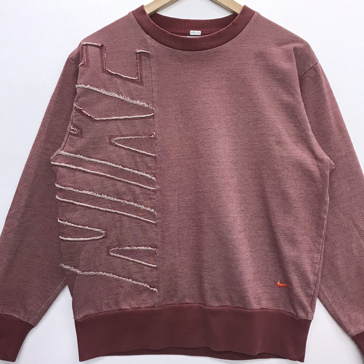 Nike Vintage Nike Sweatshirt CrewNeck Embroidered Size US M / EU 48-50 / 2 - 3 Thumbnail