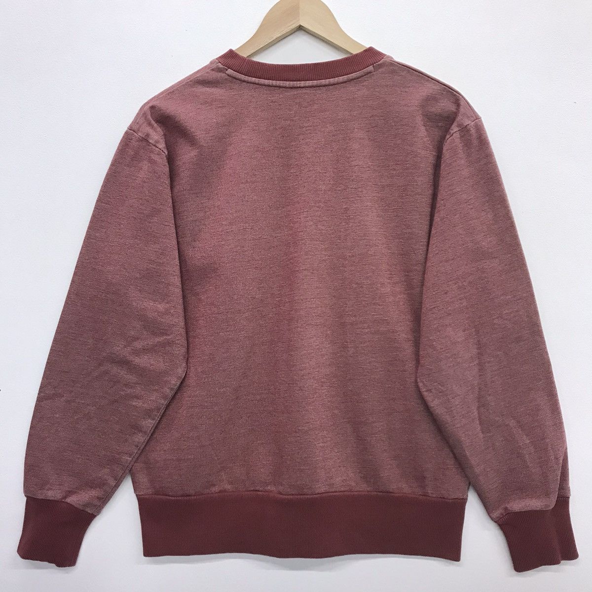 Nike Vintage Nike Sweatshirt CrewNeck Embroidered Size US M / EU 48-50 / 2 - 8 Thumbnail