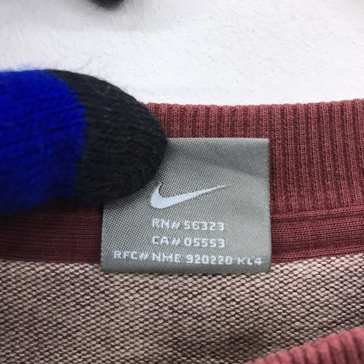 Nike Vintage Nike Sweatshirt CrewNeck Embroidered Size US M / EU 48-50 / 2 - 12 Thumbnail