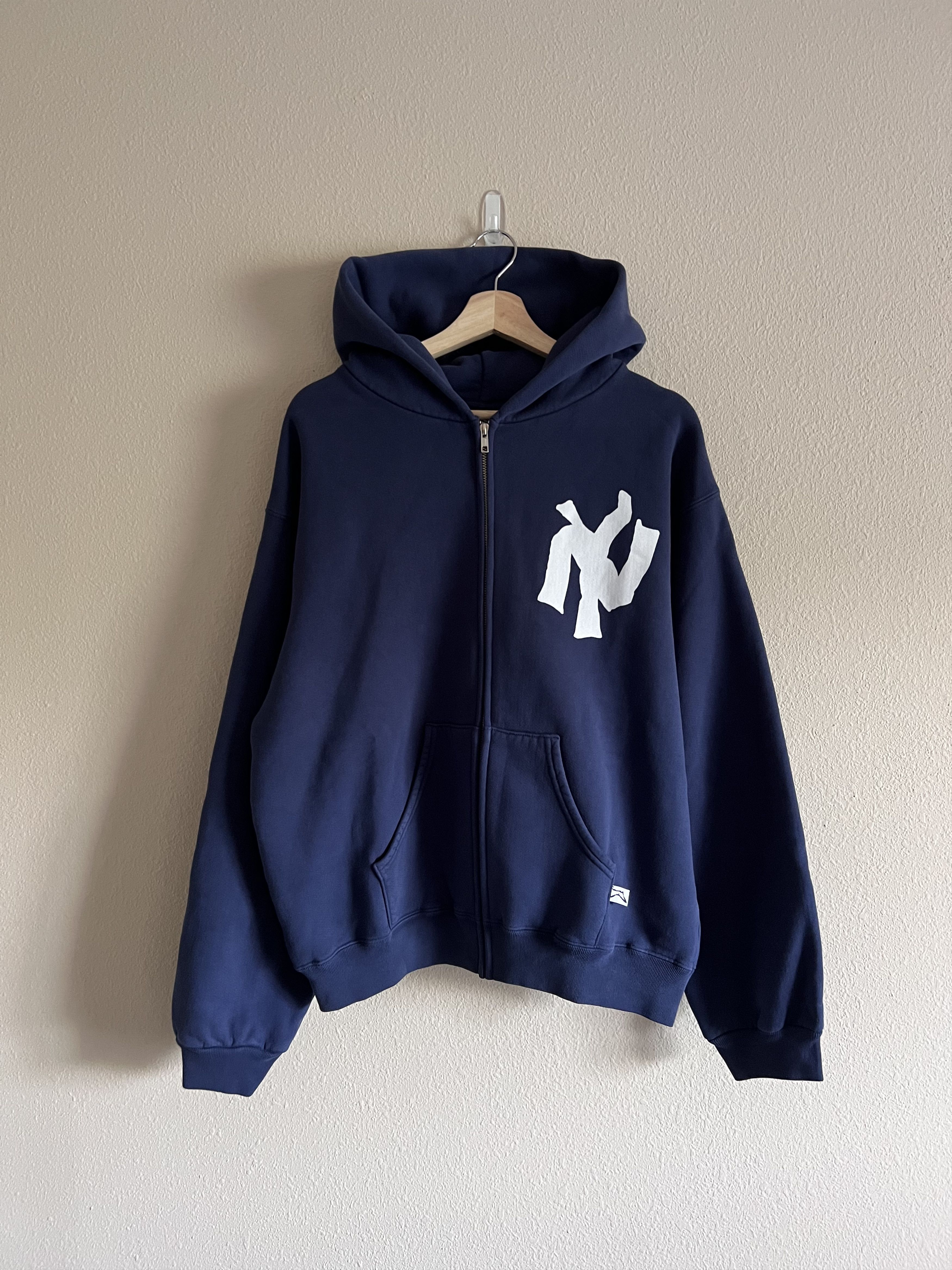 Akimbo Club】 YANKEE NOODLE ZIP HOODIE