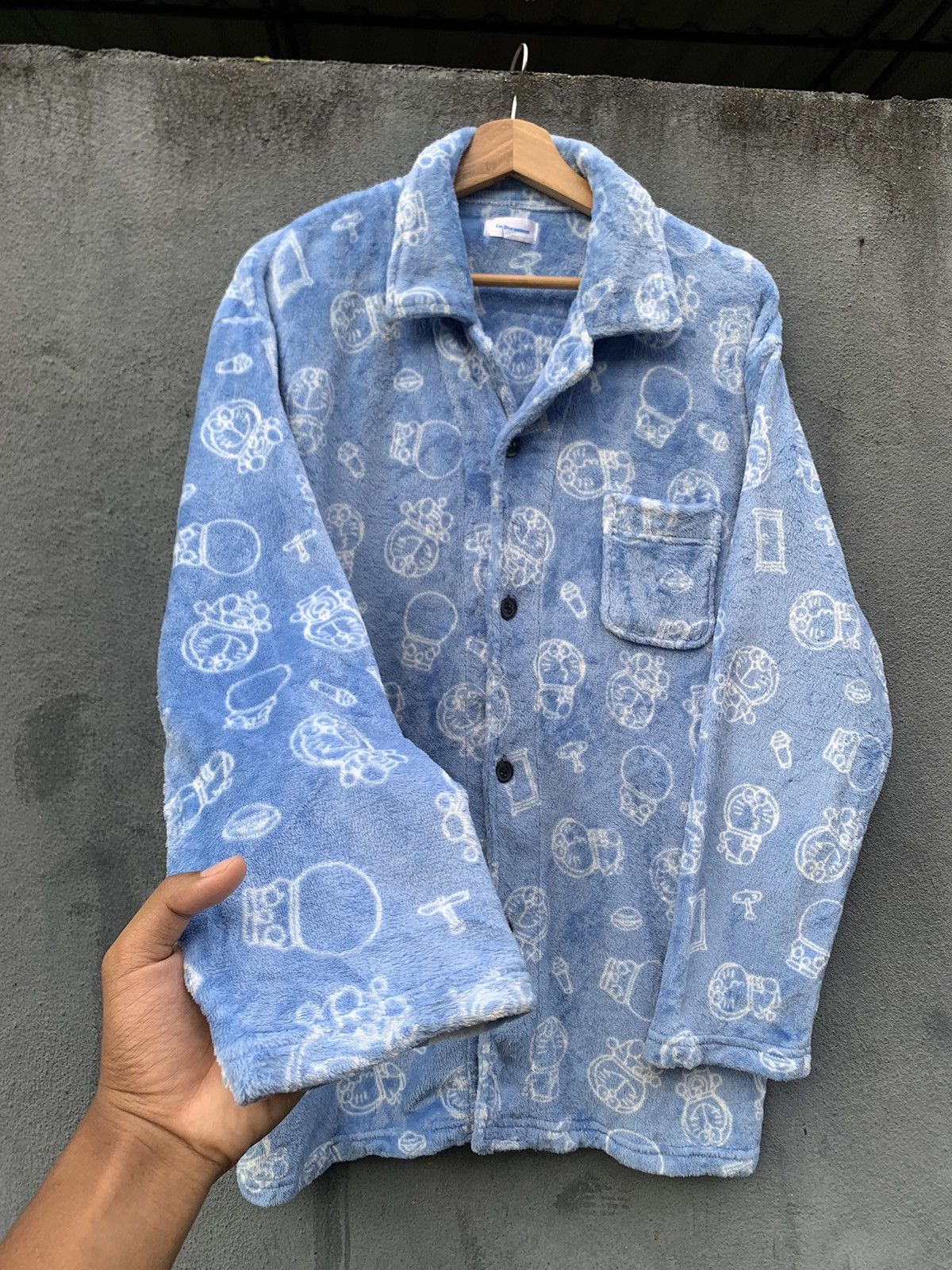 Japanese Brand DORAEMON FUR LONG SLEEVES BUTTON DOWN SHIRT Size US XL / EU 56 / 4 - 9 Thumbnail
