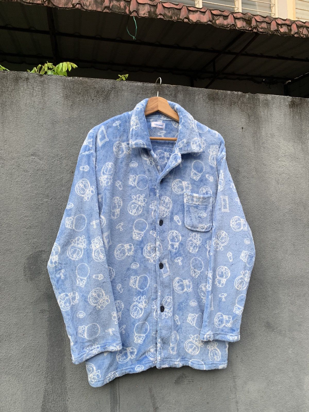 Japanese Brand DORAEMON FUR LONG SLEEVES BUTTON DOWN SHIRT Size US XL / EU 56 / 4 - 2 Thumbnail