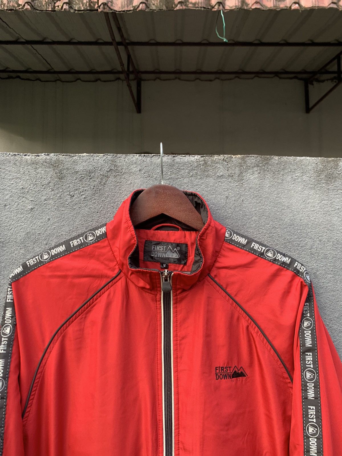 Japanese Brand 👹FIRST DOWN USA Beautiful Red Outdoor Jacket Size US L / EU 52-54 / 3 - 4 Thumbnail